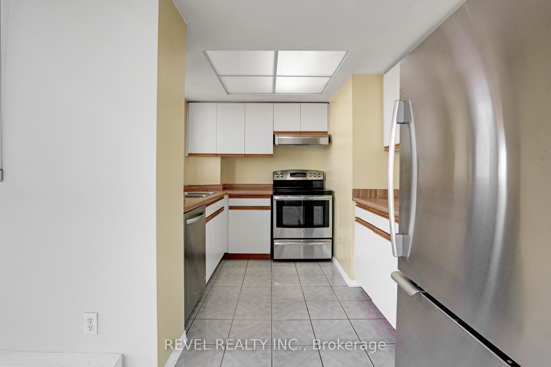 1360 Rathburn Road Unit 403 - Condo photo 10 of 31 in Mississauga, Ontario