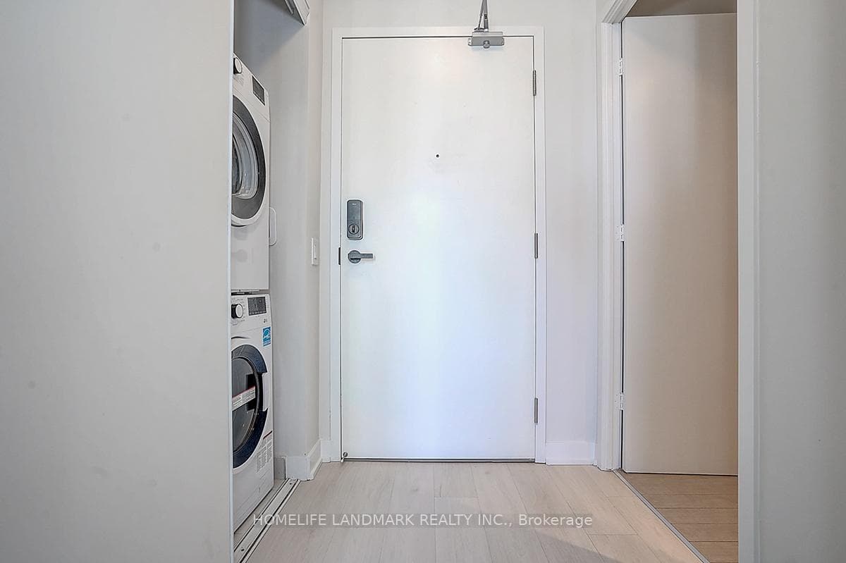 3900 Confederation Parkway Unit 3710 - Condo photo 7 of 50 in Mississauga, Ontario