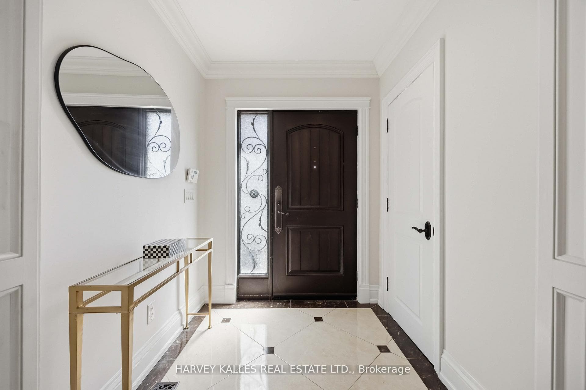 27 Ashley Park Road - Detached photo 7 of 49 in Etobicoke (Islington / Rexdale), Ontario