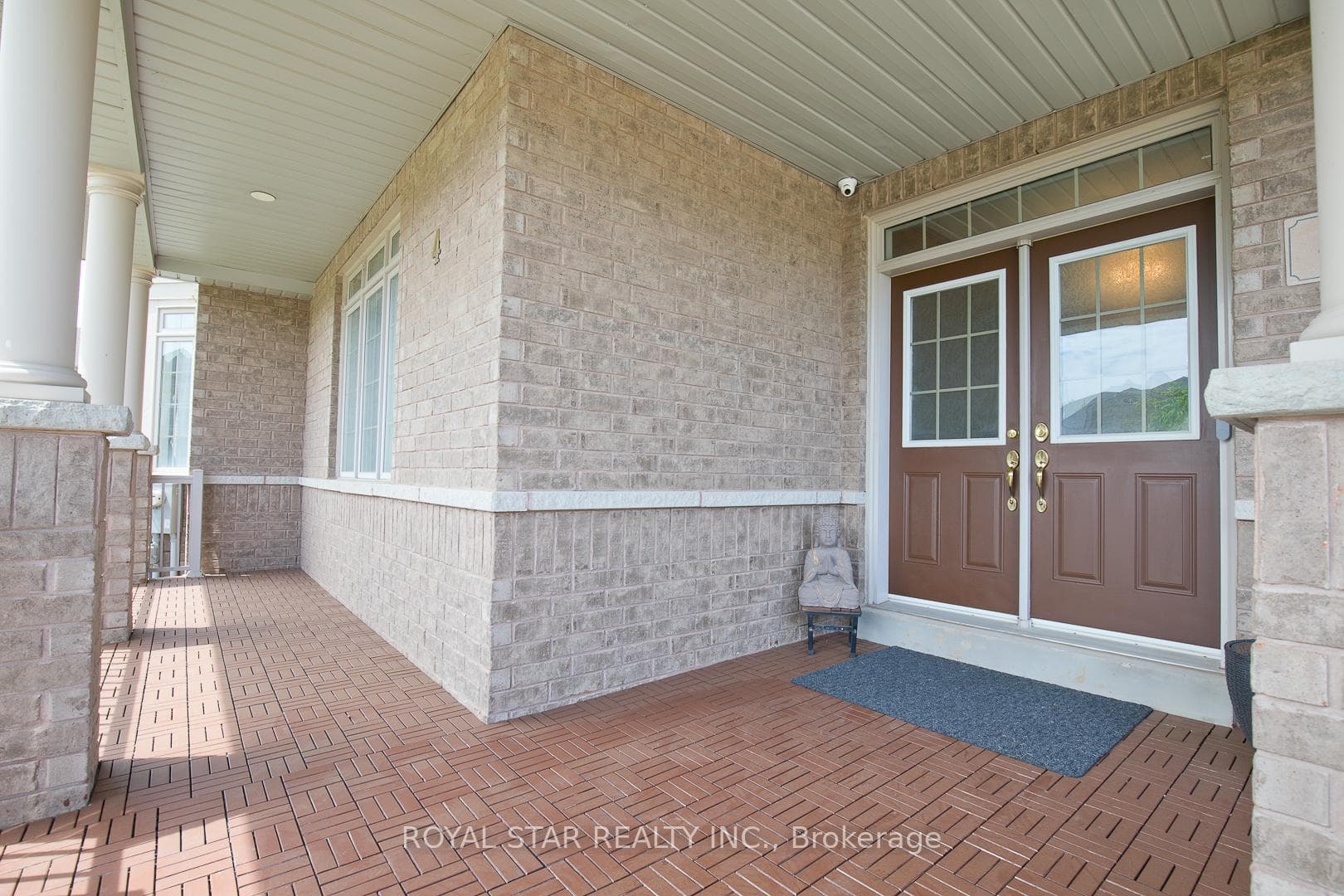 4 Berkwood Hollow - Detached photo 5 of 46 in Brampton, Ontario