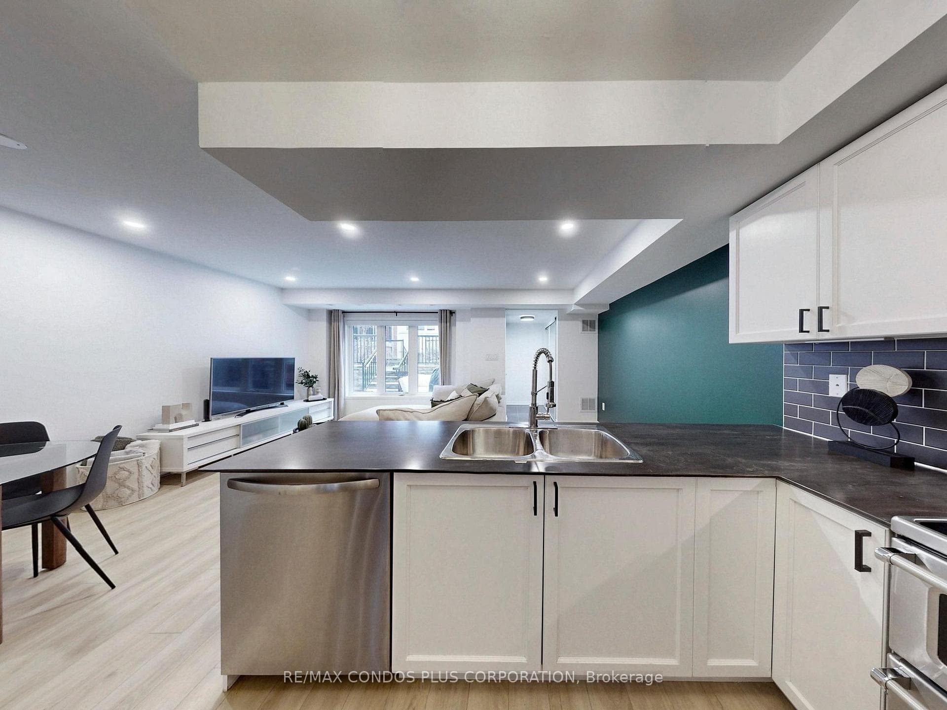 29 Florence Wyle Lane Unit 38 - Condo photo 19 of 43 in Riverdale / Leslieville, Ontario