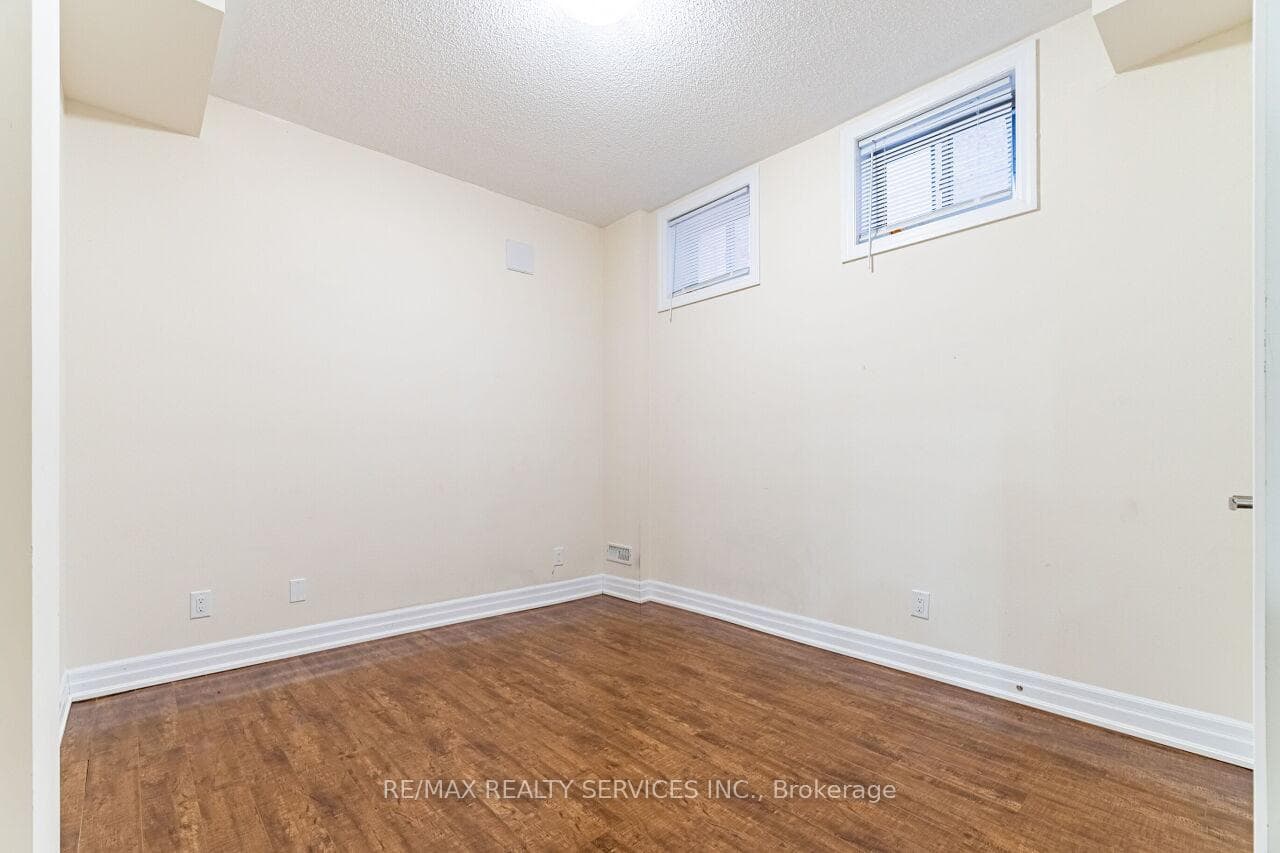 128 Rising Hill Ridge - Detached photo 11 of 18 in Brampton, Ontario