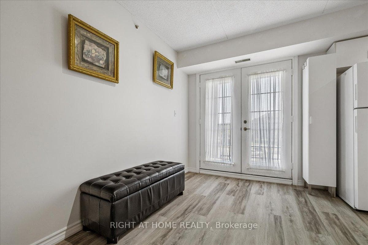1451 Walker's Line Unit Unit # 312 - Condo photo 16 of 47 in Burlington, Ontario