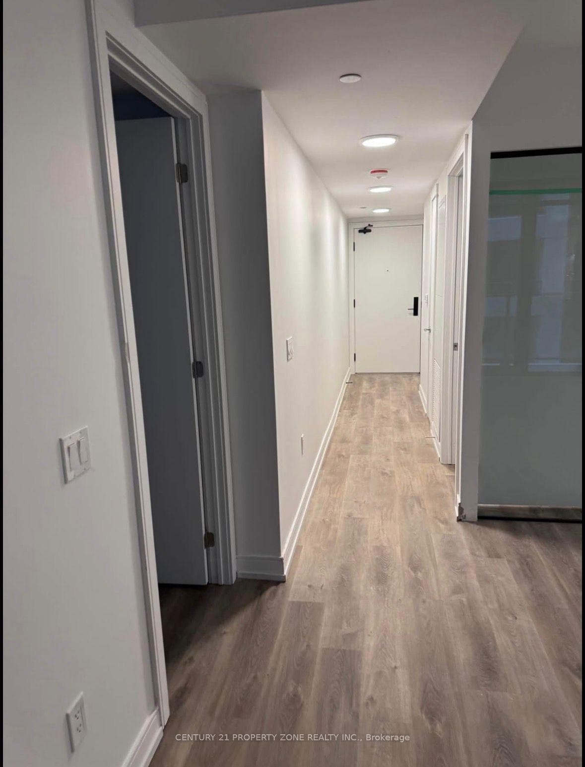 1 Jarvis Street Unit 723 - Condo photo 3 of 8 in Hamilton, Ontario