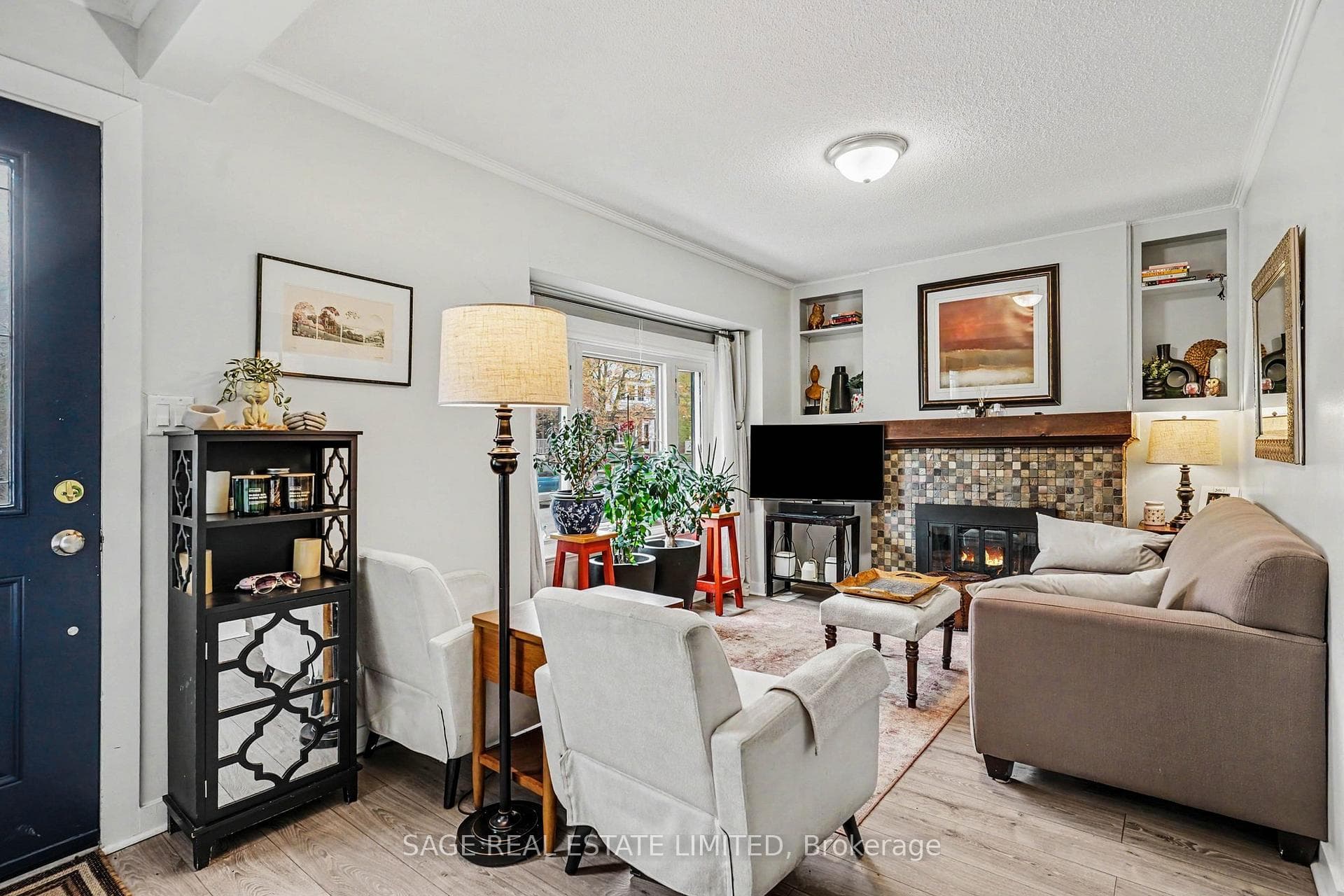 154 Warden Avenue - Detached photo 3 of 25 in Birch Cliff / Cliffside, Ontario