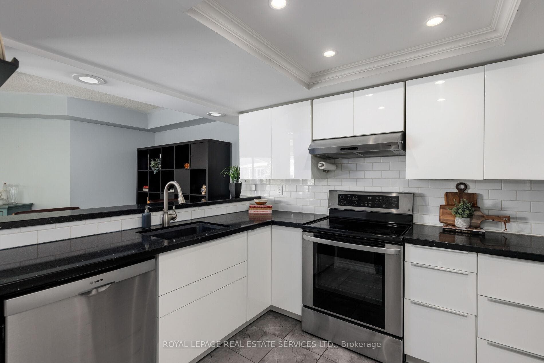 75 Bristol Road Unit 174 - Condo photo 10 of 22 in Mississauga, Ontario