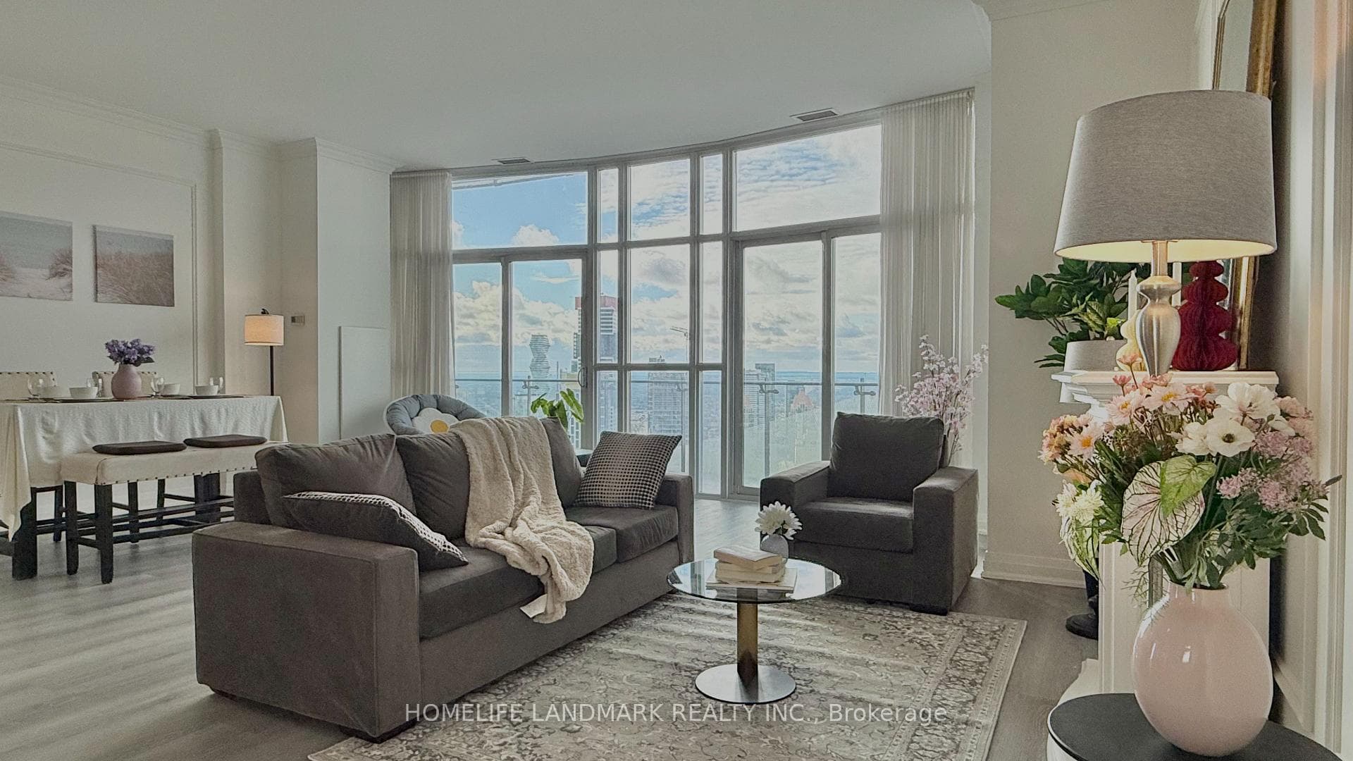 50 Absolute Avenue Unit Ph 4 - Condo photo 2 of 24 in Mississauga, Ontario