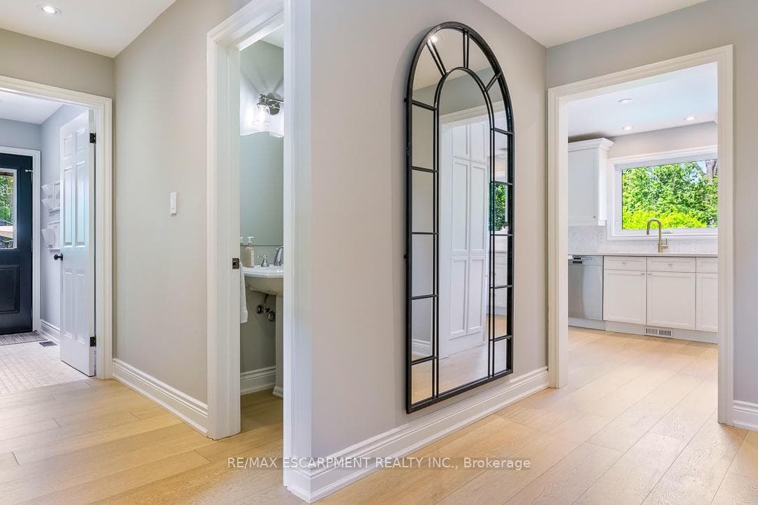 511 Chamberlain Lane - Detached photo 4 of 50 in Oakville, Ontario