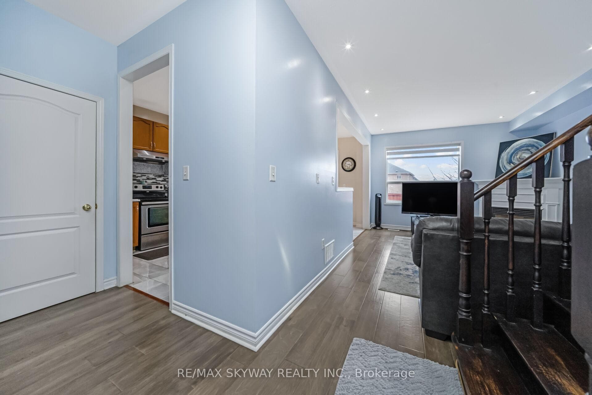 54 Sled Dog Road - Detached photo 11 of 50 in Brampton, Ontario