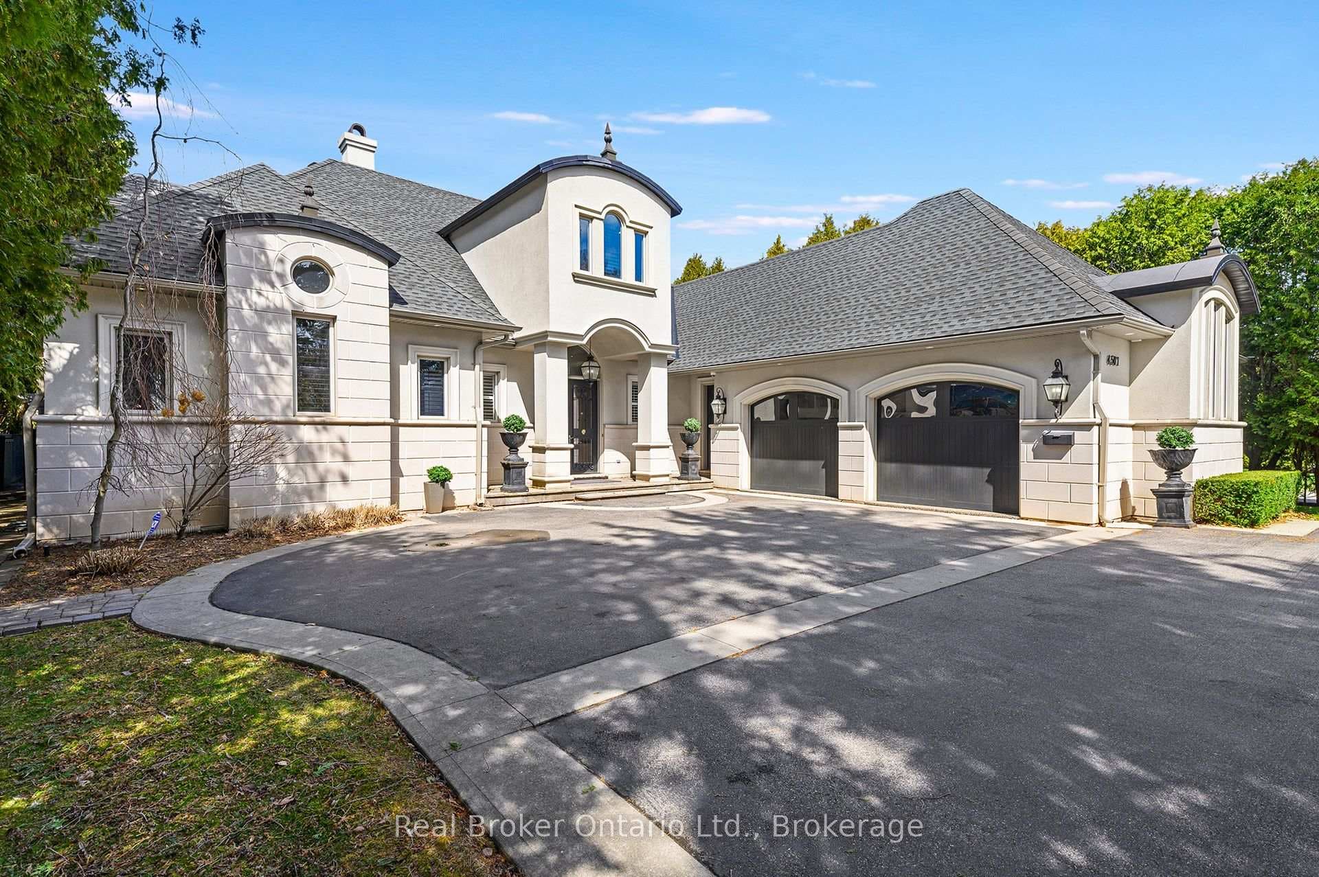 4507 Lakeshore Road - Detached photo 1 of 50 in Burlington, Ontario