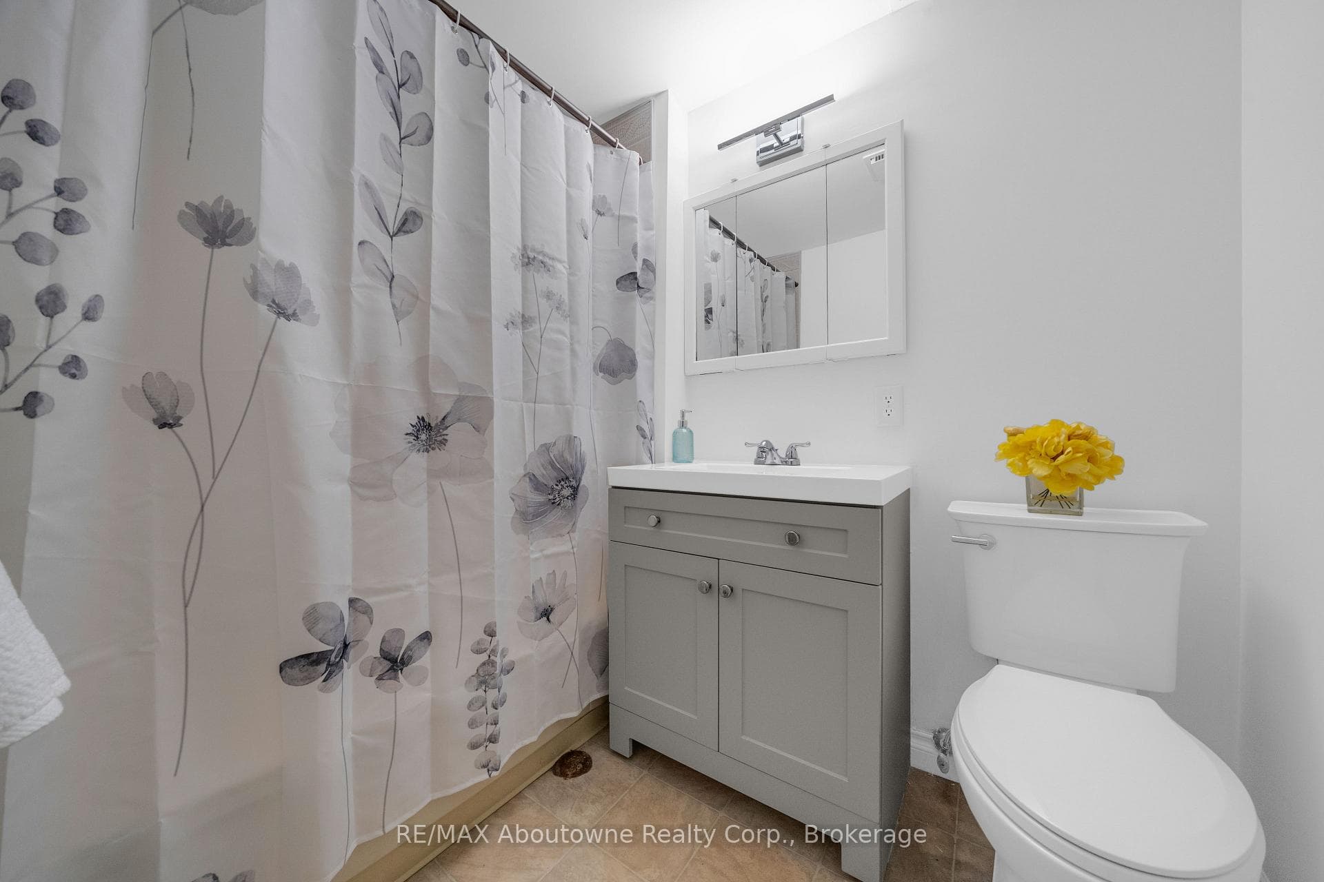 1270 Gainsborough Drive Unit 35 - Condo photo 22 of 50 in Oakville, Ontario
