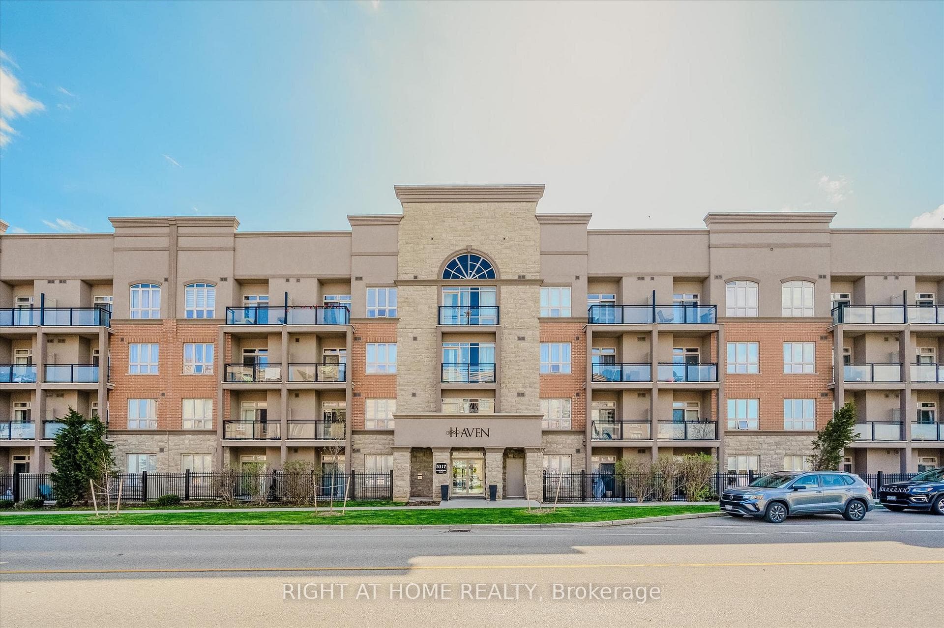 5317 Upper Middle Road Unit 312 - Condo photo 2 of 26 in Burlington, Ontario