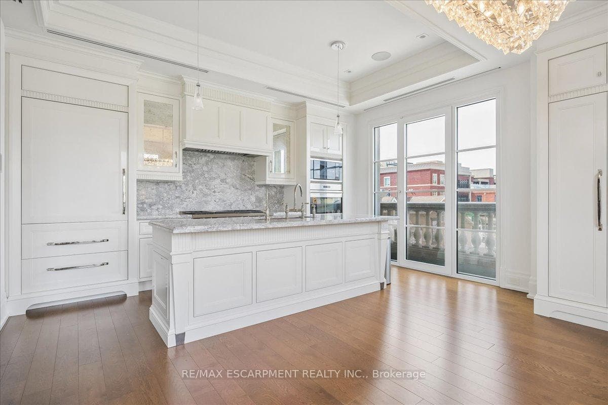 300 Randall Street Unit 211 - Condo photo 28 of 50 in Oakville, Ontario