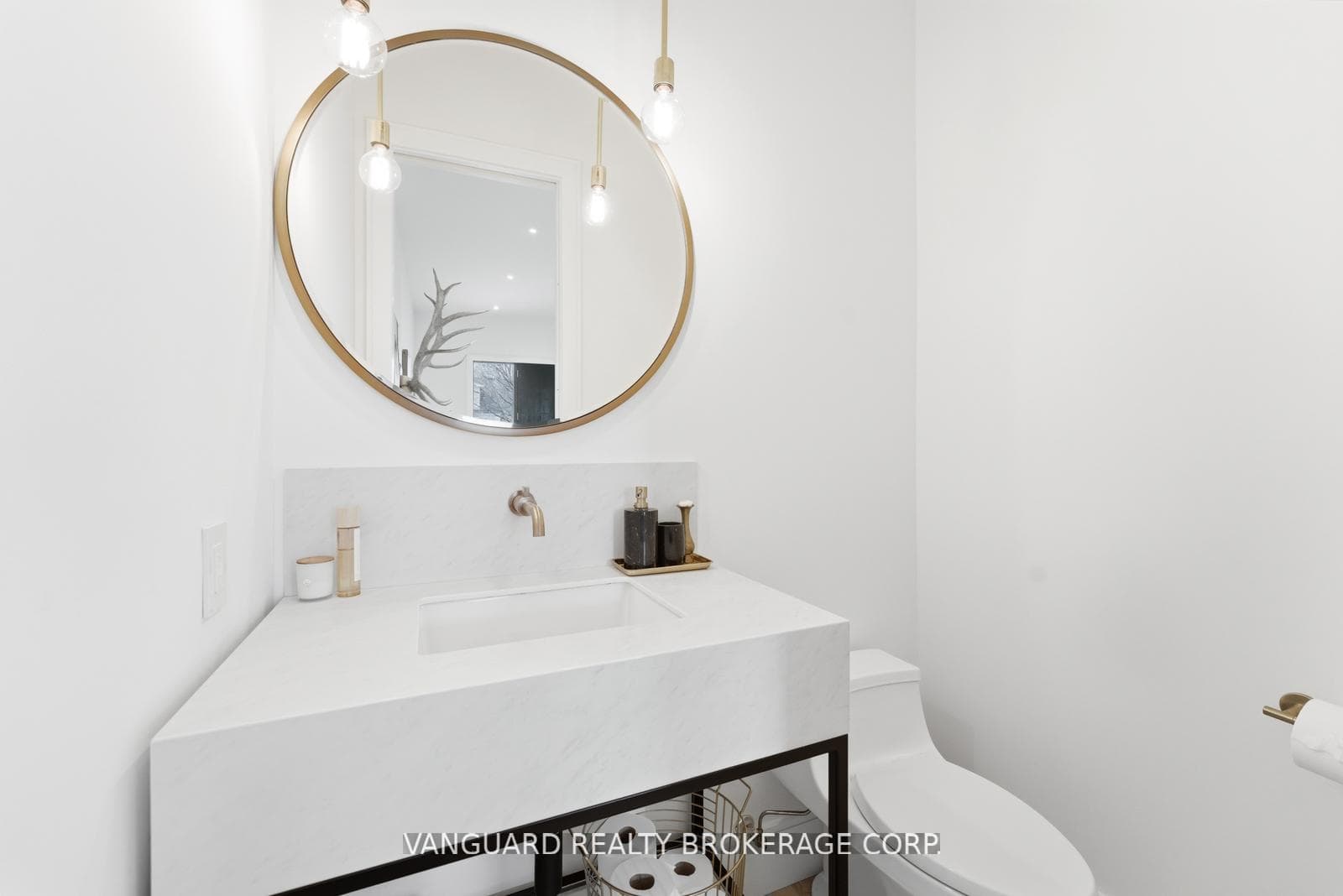1099 Truman Avenue - Detached photo 19 of 48 in Oakville, Ontario