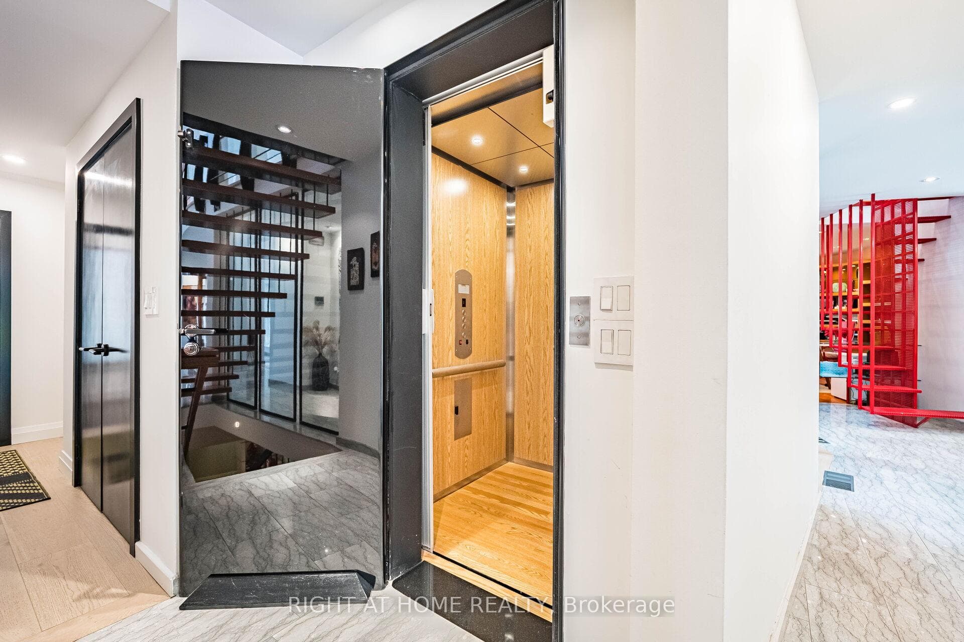 1 Friars Lane - Detached photo 24 of 50 in Etobicoke (Islington / Rexdale), Ontario