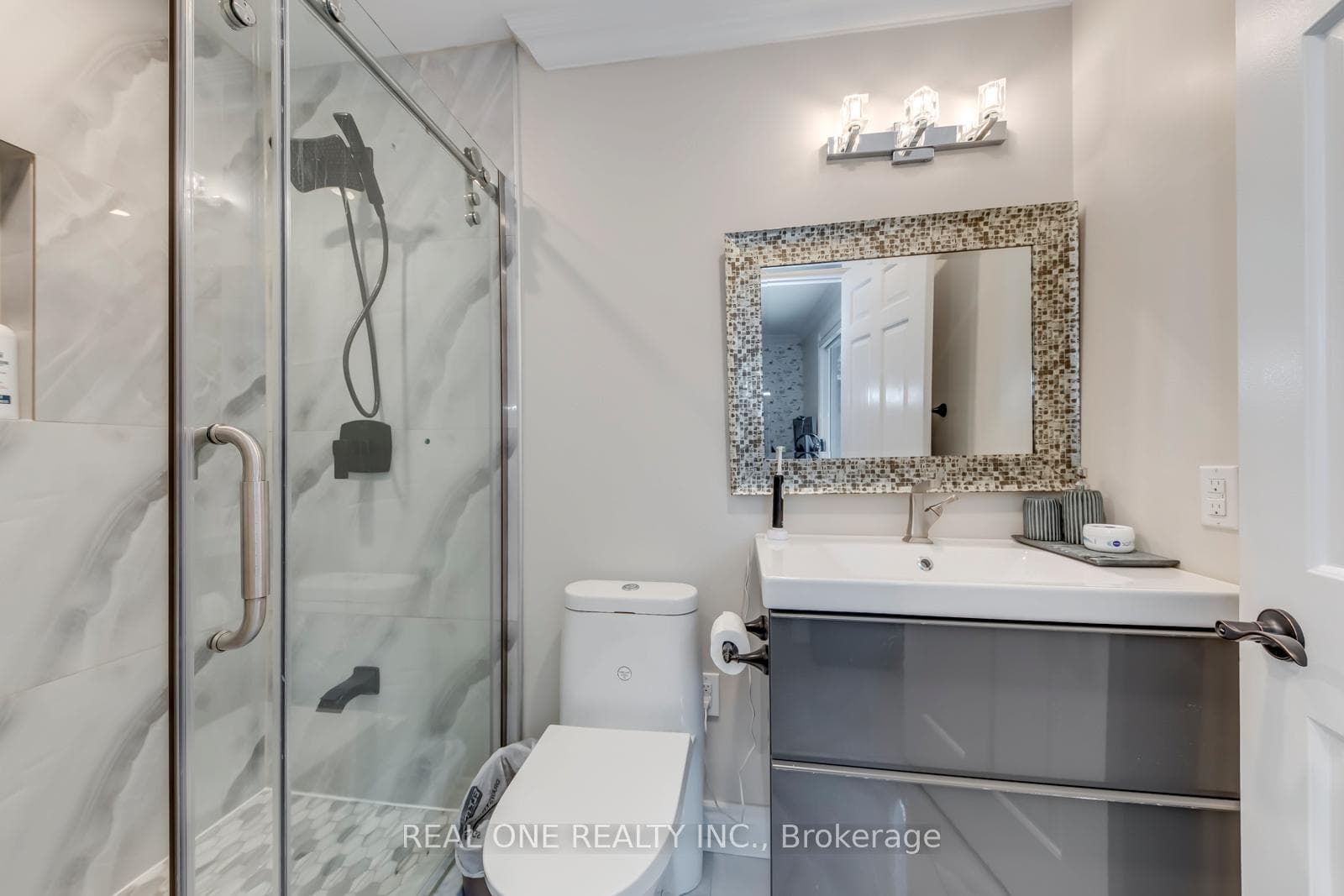 1005 Fair Birch Drive - Detached photo 27 of 48 in Mississauga, Ontario