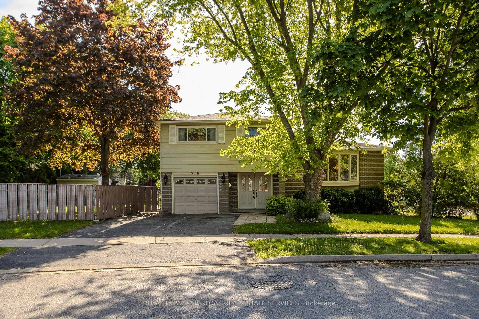 3118 Centennial Drive - Detached photo 1 of 39 in Burlington, Ontario