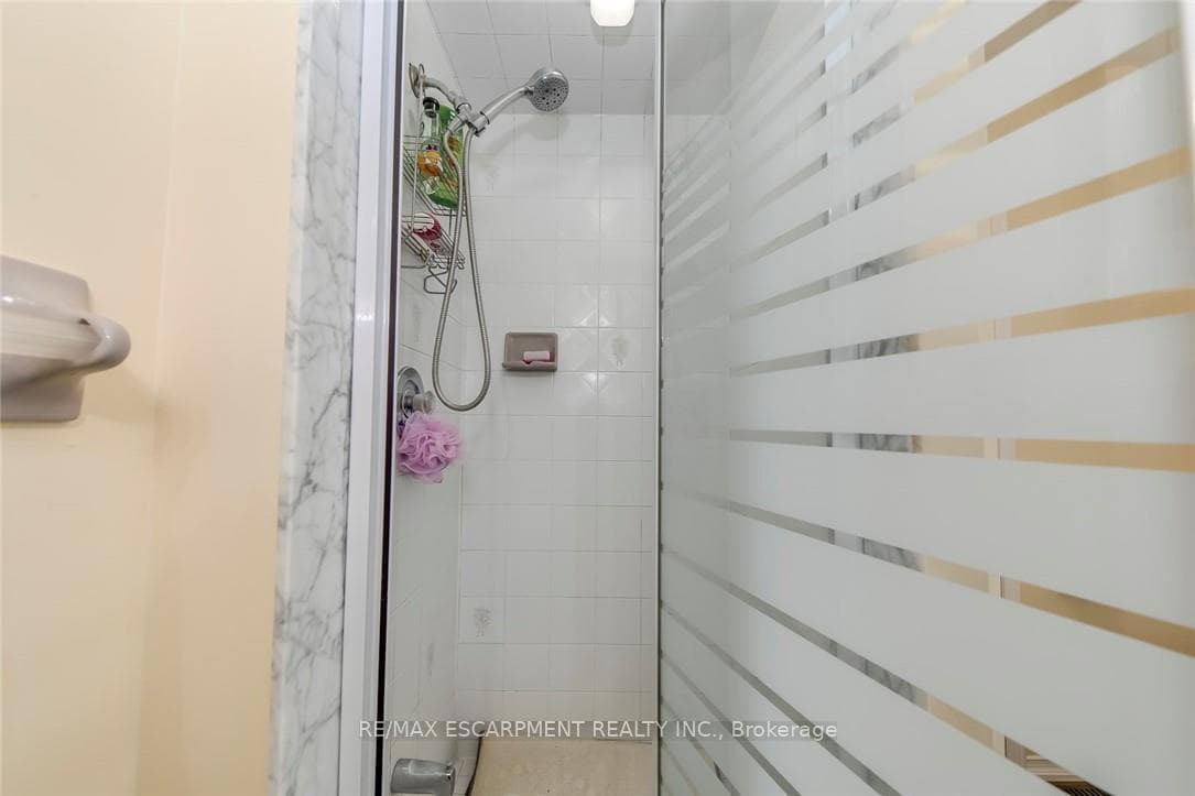 3311 SPRINGVALE Court - Detached photo 28 of 50 in Burlington, Ontario