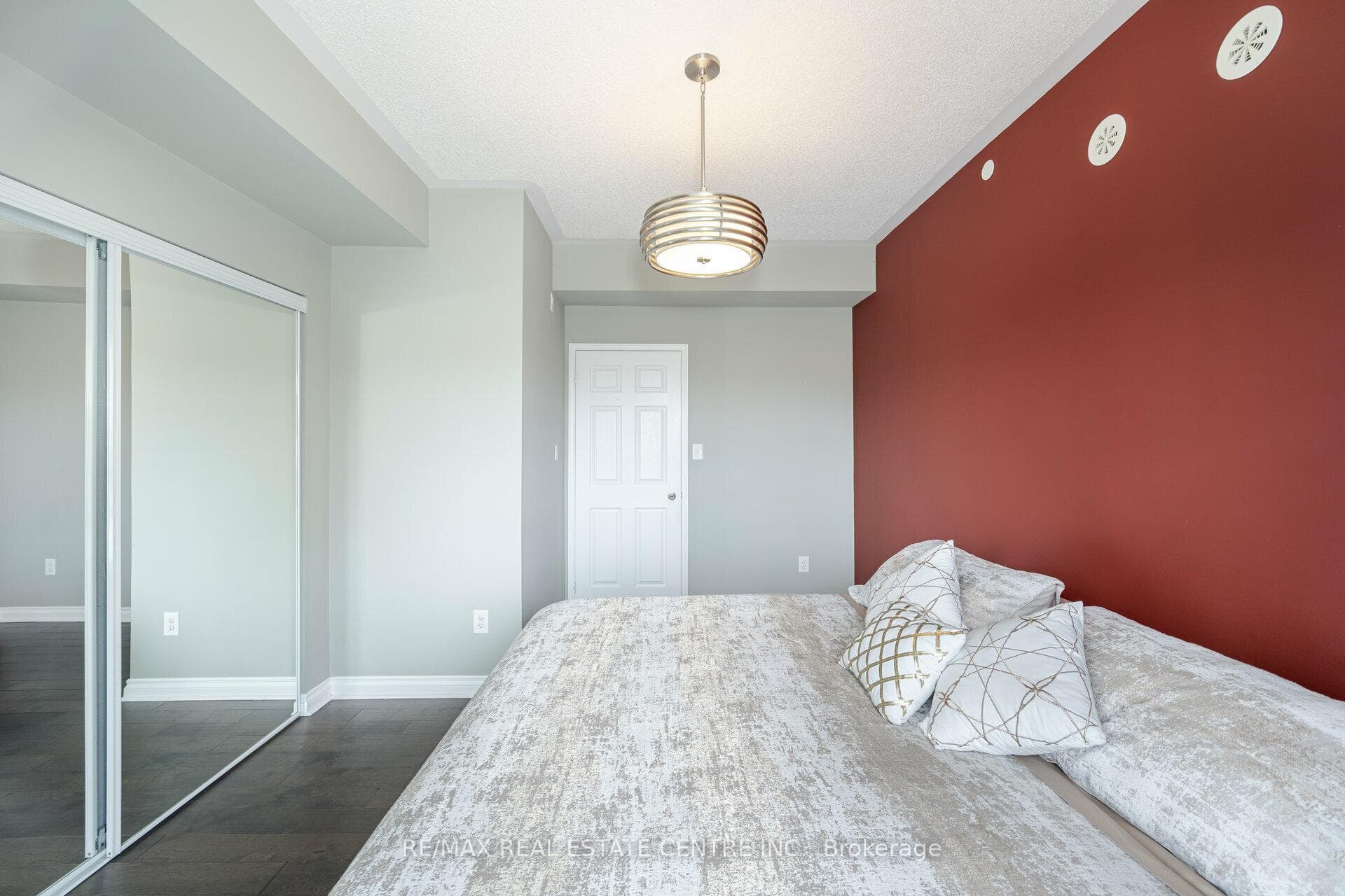 5150 Winston Churchill Boulevard Unit 305 - Condo photo 14 of 19 in Mississauga, Ontario