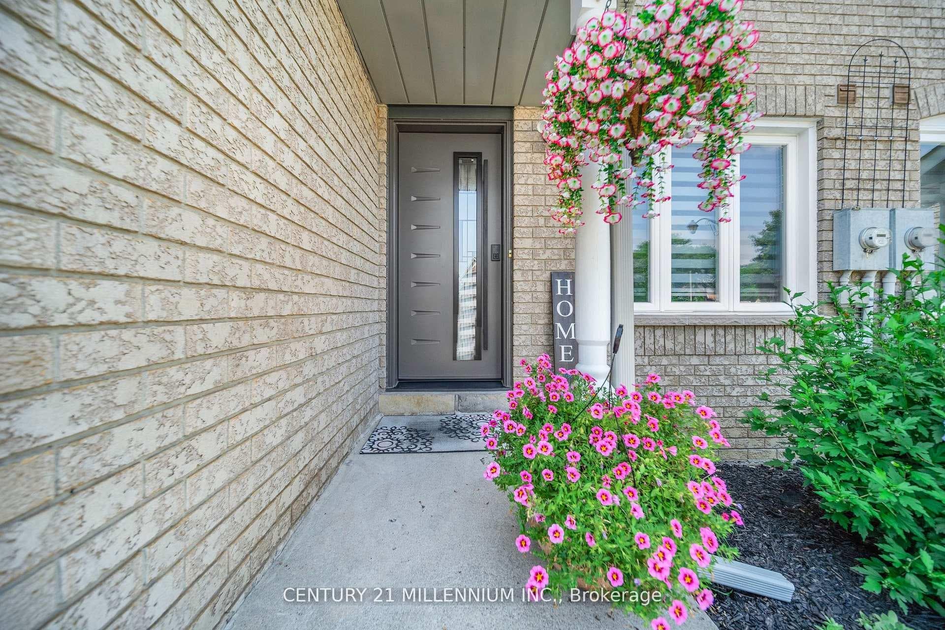 34 Gardenia Way - Townhouse photo 3 of 36 in Caledon, Ontario