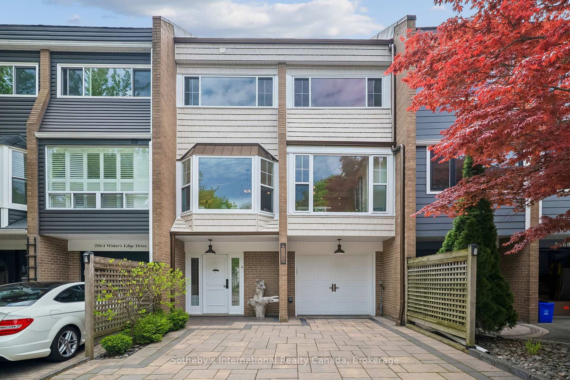 2066 Water's Edge Drive - Townhouse photo 3 of 48 in Oakville, Ontario