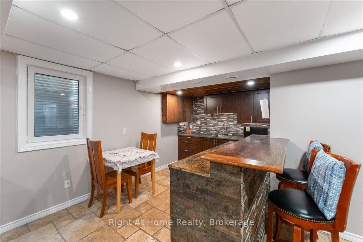 437 Shoreacres Road - Detached photo 36 of 50 in Burlington, Ontario