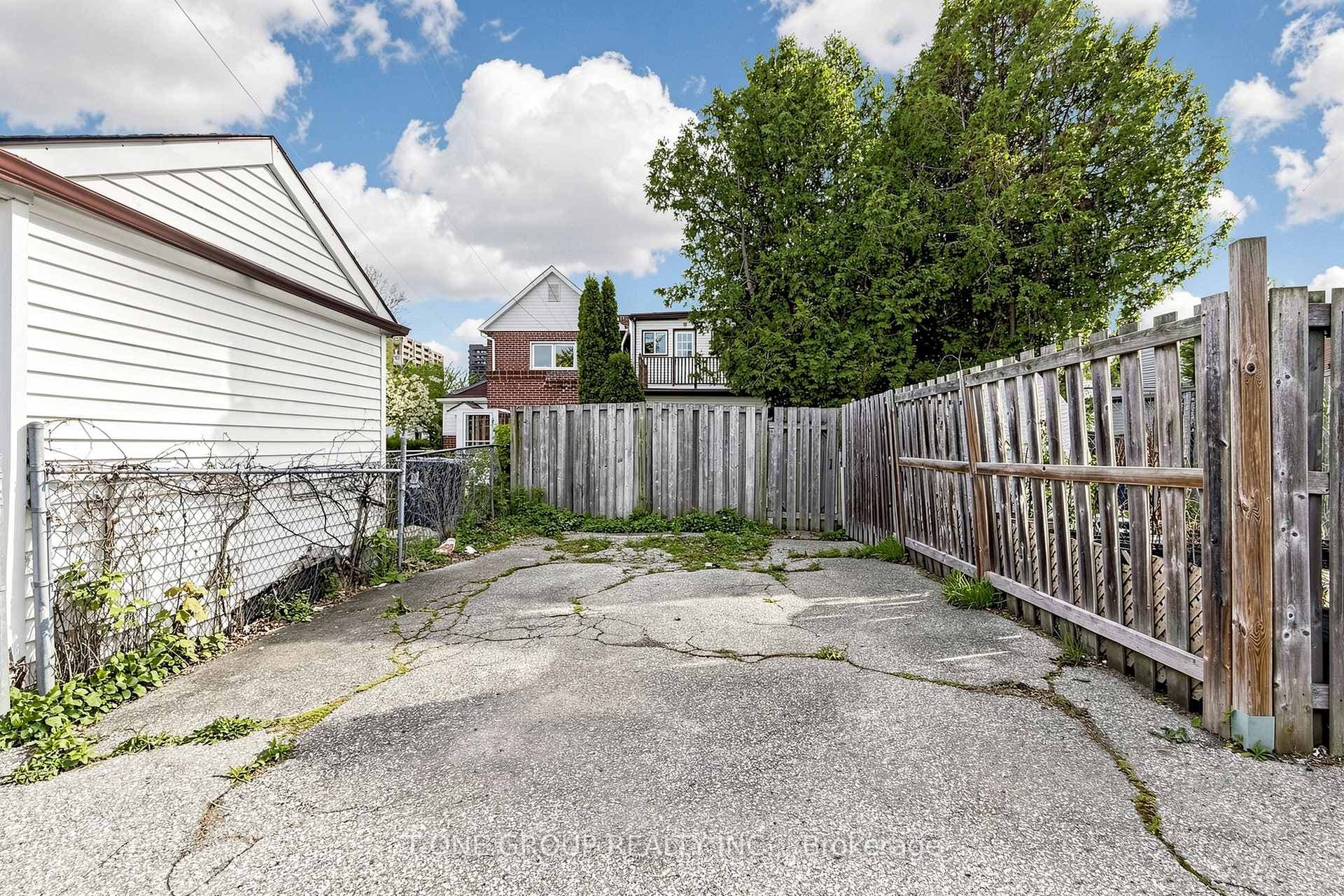 41 Madelaine Avenue - Semi-Detached photo 40 of 44 in Birch Cliff / Cliffside, Ontario
