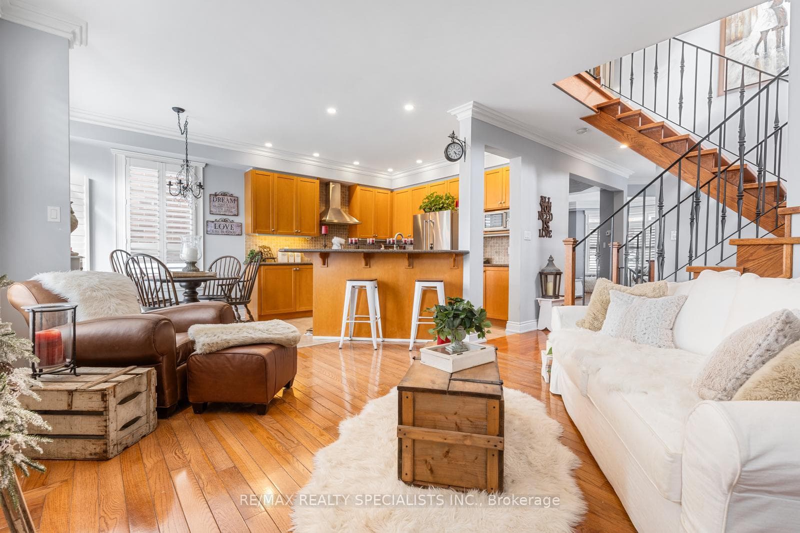 7076 Gillespie Lane - Detached photo 10 of 46 in Mississauga, Ontario