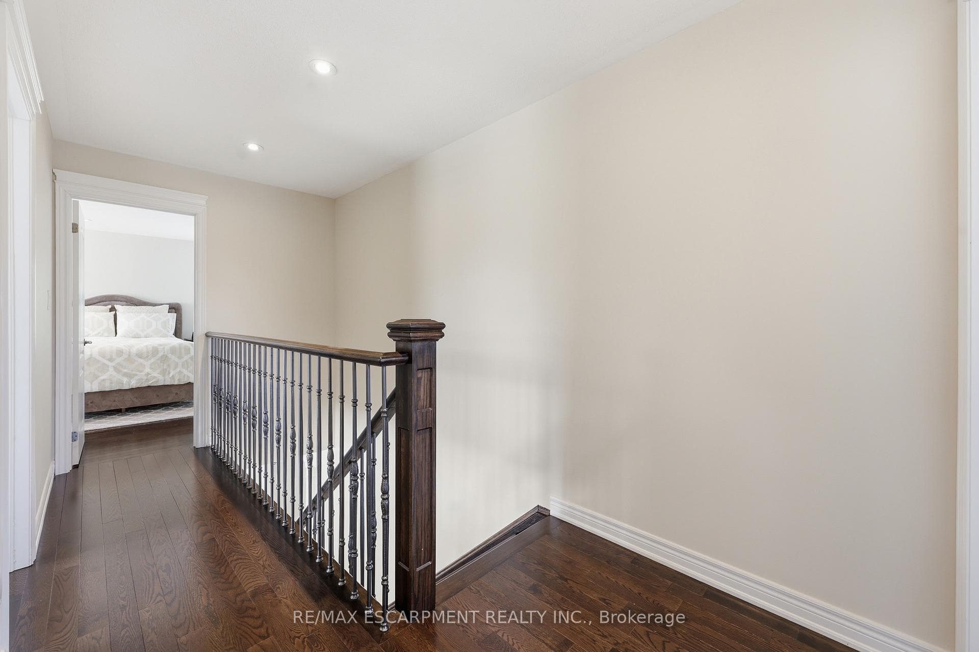 4645 Doug Wright Drive - Detached photo 19 of 47 in Burlington, Ontario