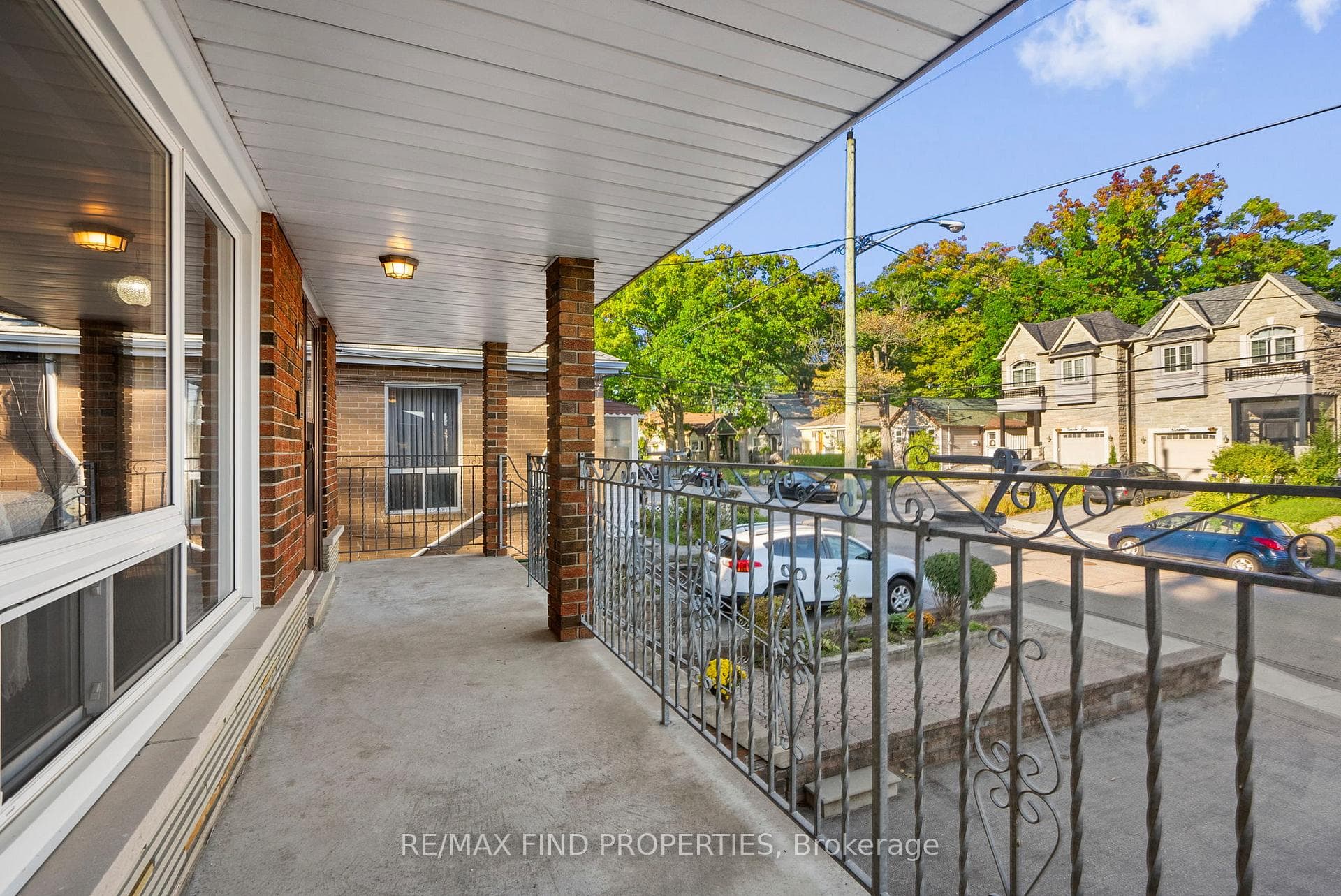 16 Mcdonald Avenue - Detached photo 4 of 50 in Birch Cliff / Cliffside, Ontario