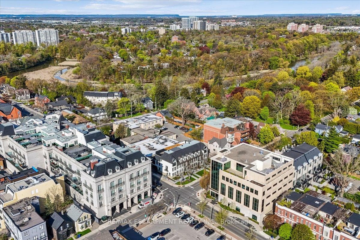 300 Randall Street Unit 211 - Condo photo 49 of 50 in Oakville, Ontario