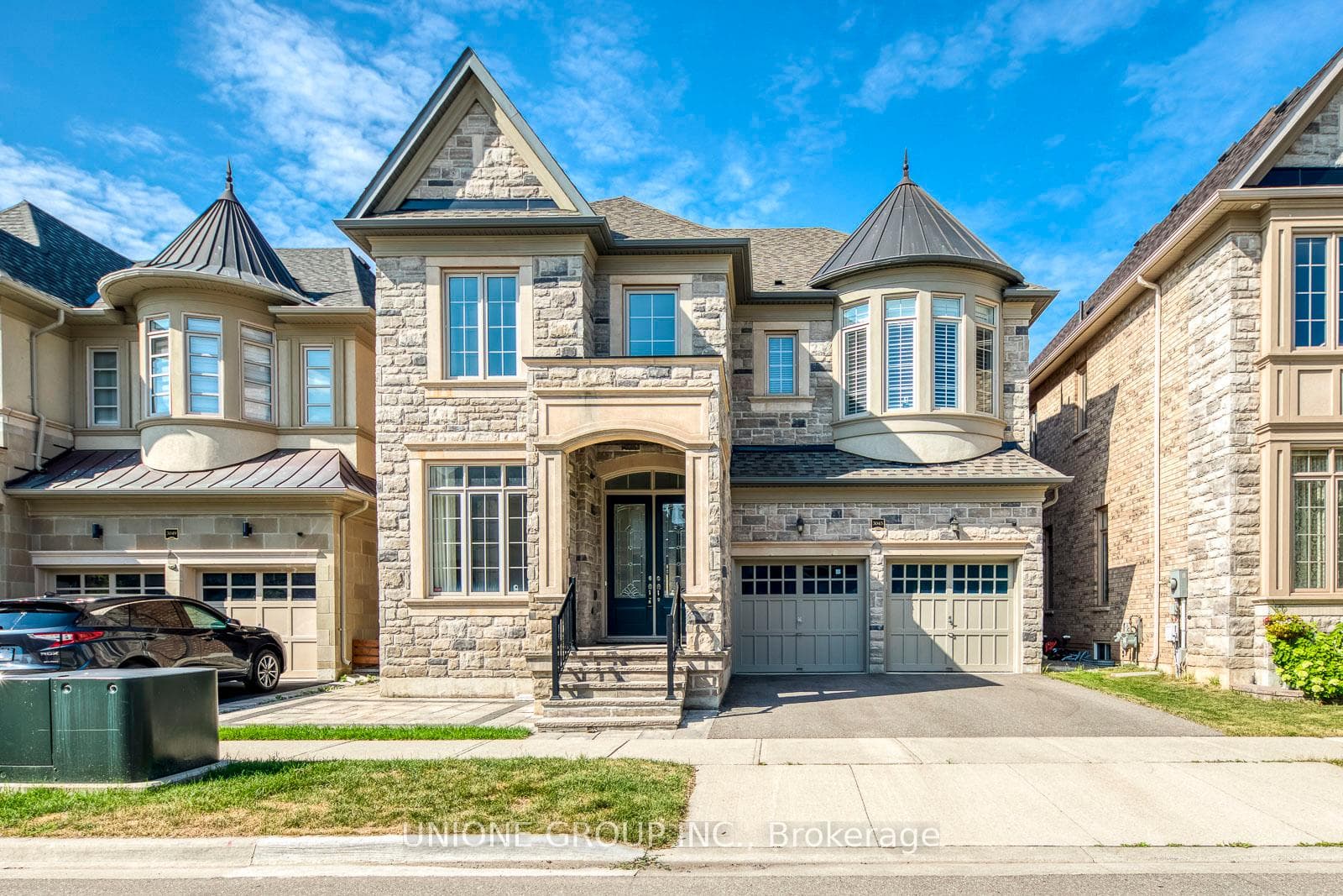 3045 Parsonage Crescent - home for sale in Oakville, Ontario