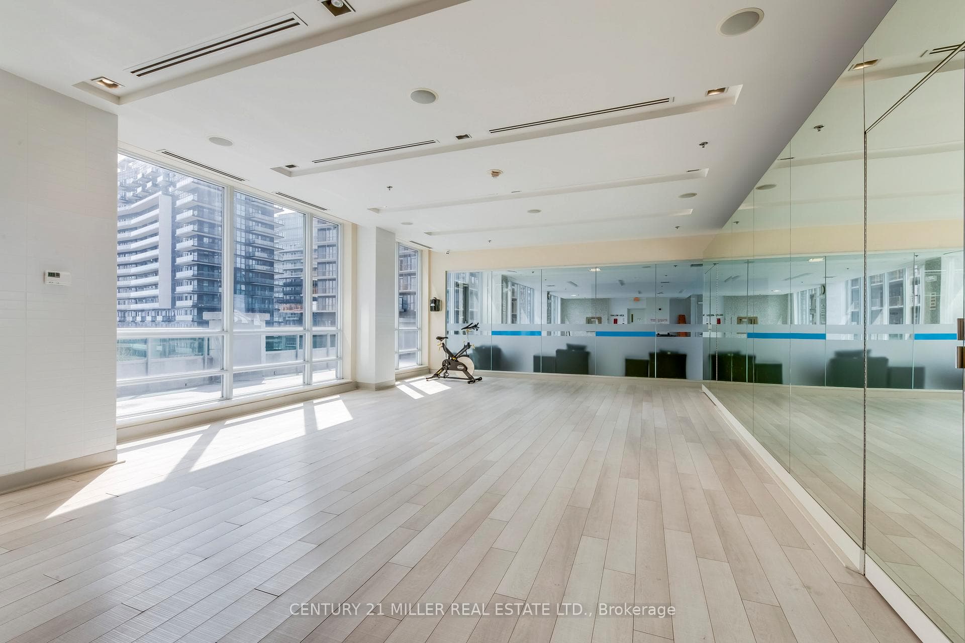 16 Brookers Lane Unit 2002 - Condo photo 32 of 42 in Liberty Village / Parkdale / South Parkdale, Ontario