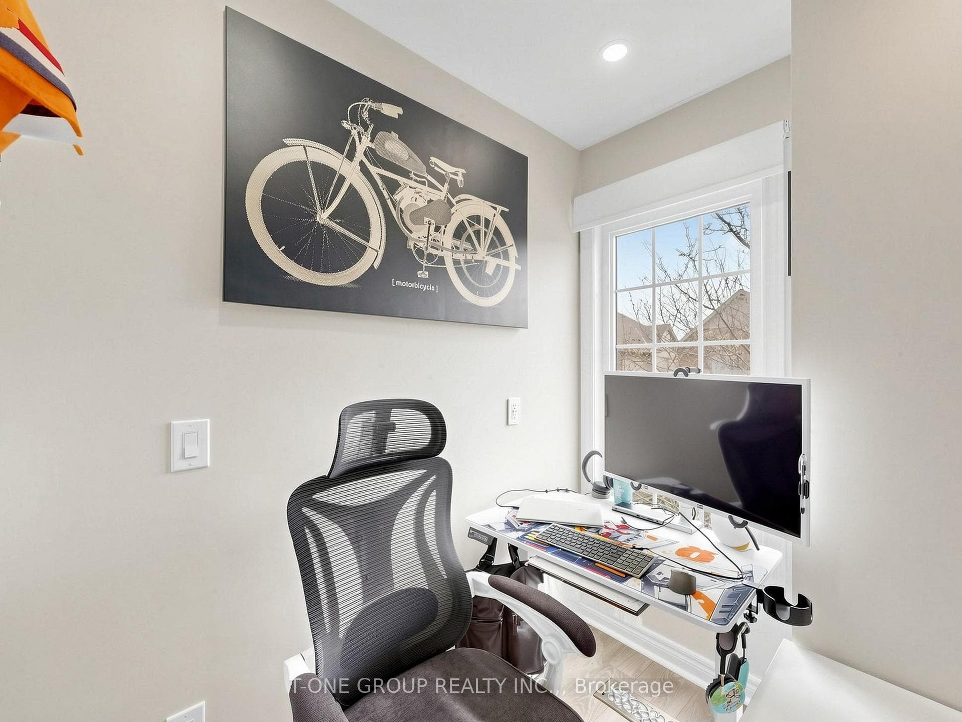 685 Rowley Common - Townhouse photo 24 of 43 in Burlington, Ontario