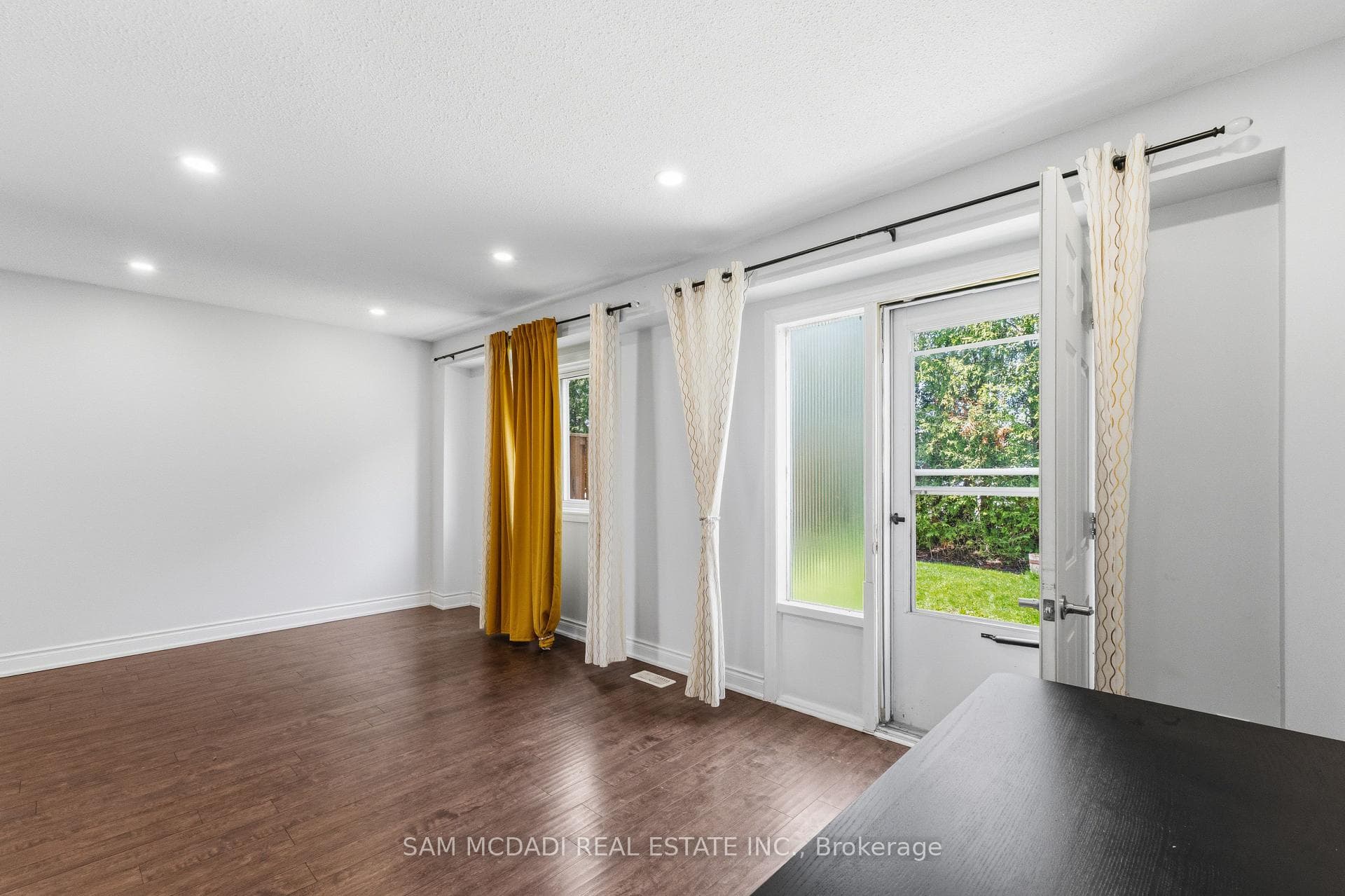 250 Orton Pk Road Unit 25 - Condo photo 4 of 23 in Scarborough (West Hill / Highland Creek), Ontario