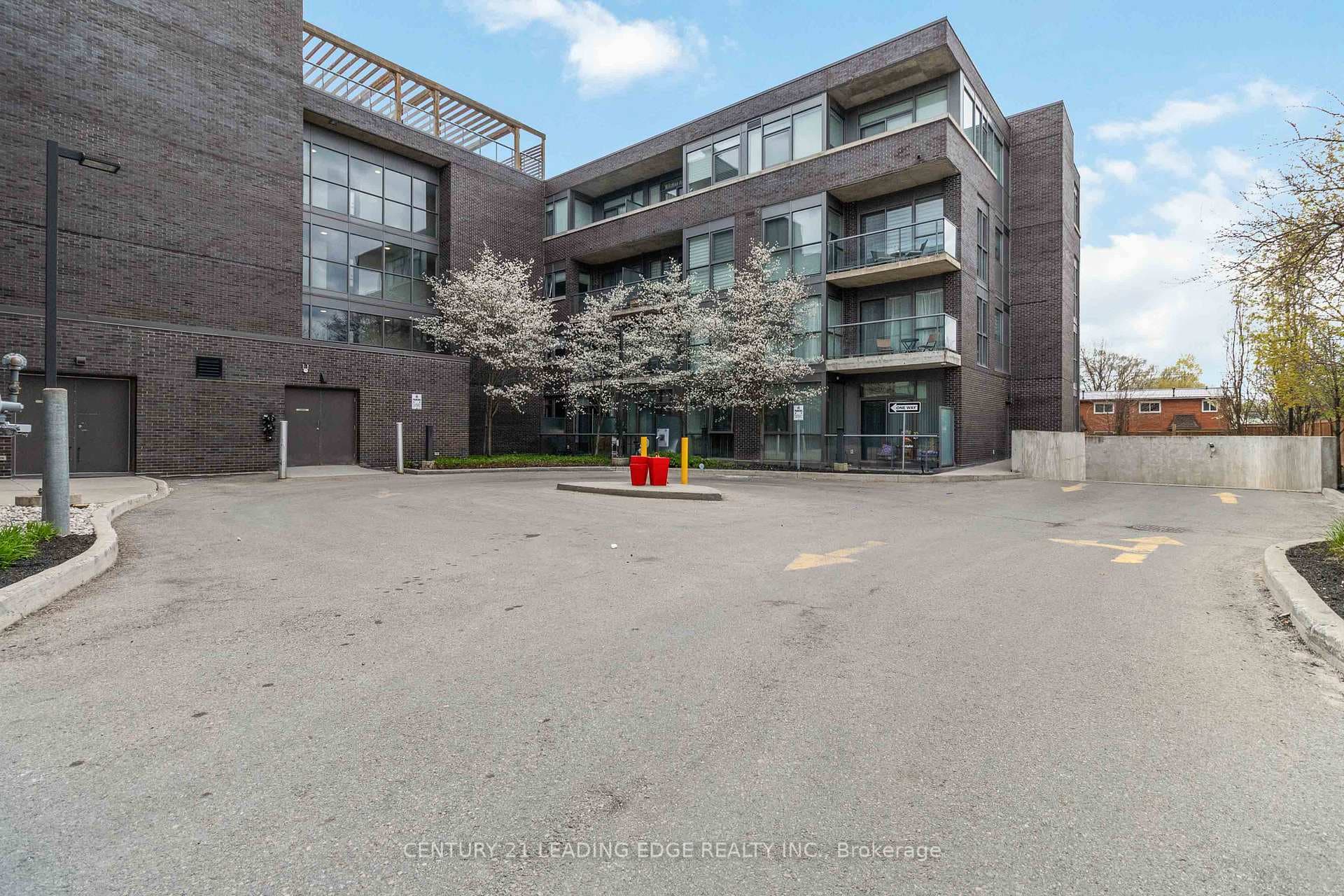 1284 Guelph Line Unit 205 - Condo photo 4 of 29 in Burlington, Ontario