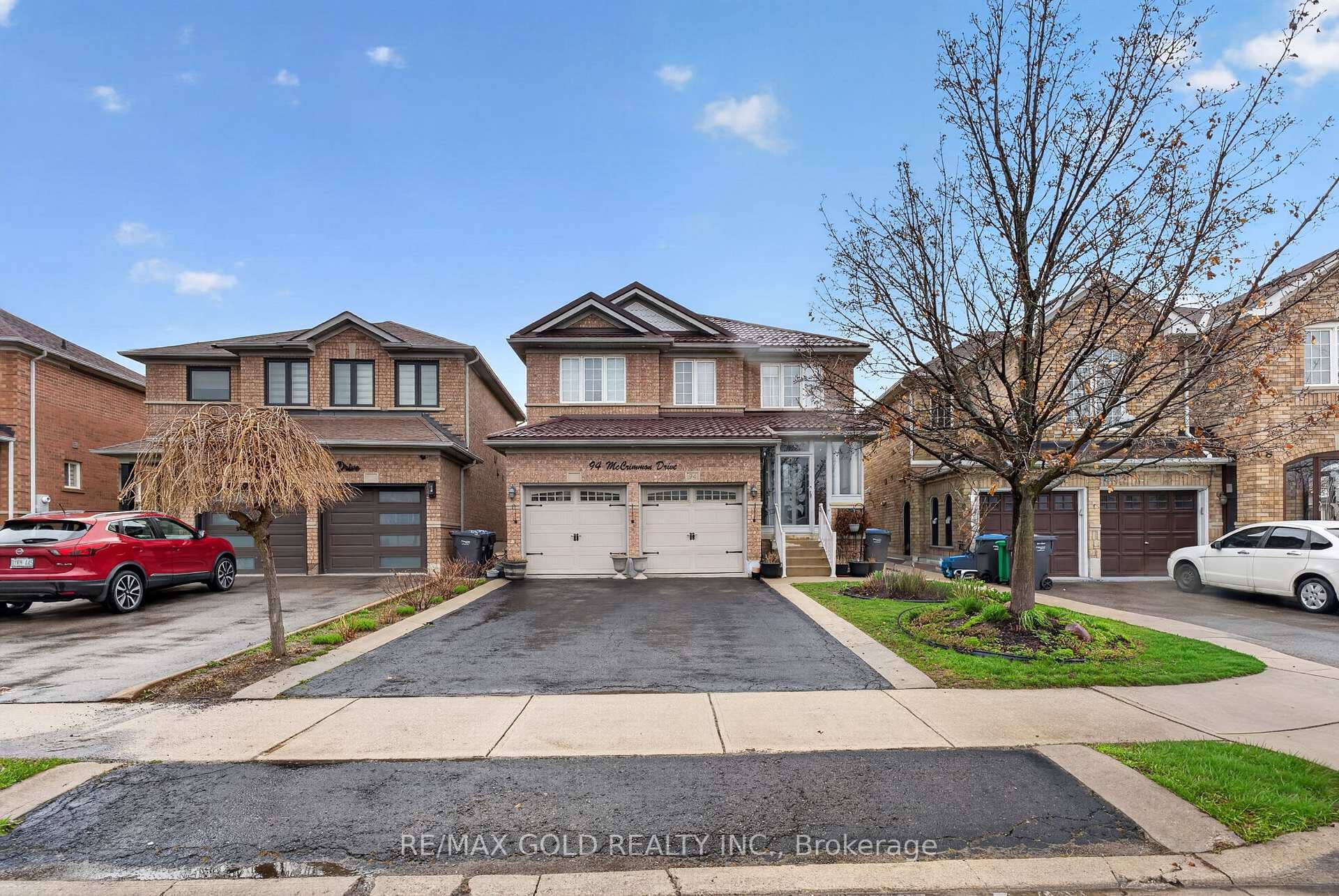 94 Mccrimmon Drive - home for sale in Brampton, Ontario
