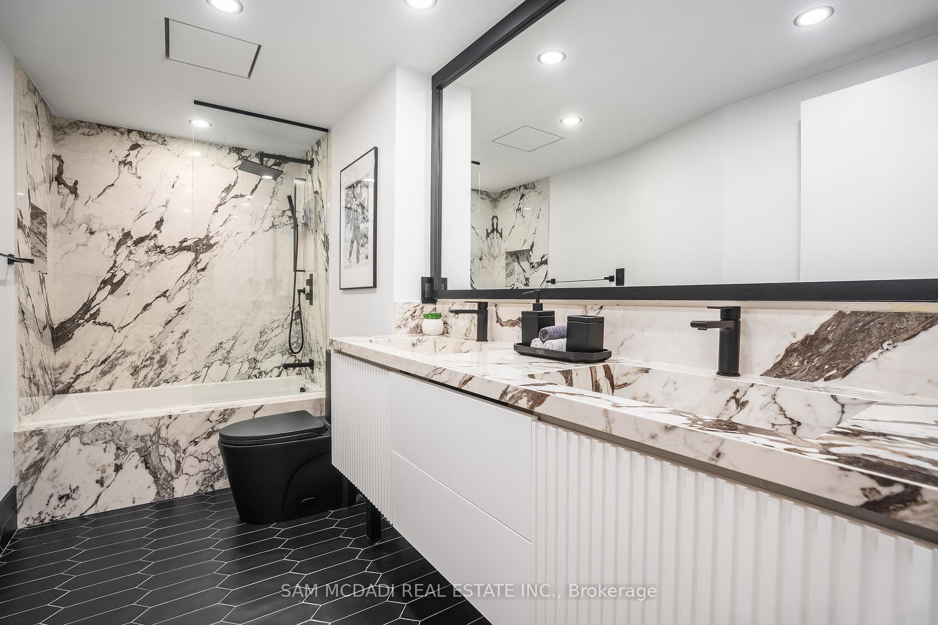 5444 Yonge Street Unit 304 - Condo photo 29 of 40 in Thornhill / Willowdale, Ontario