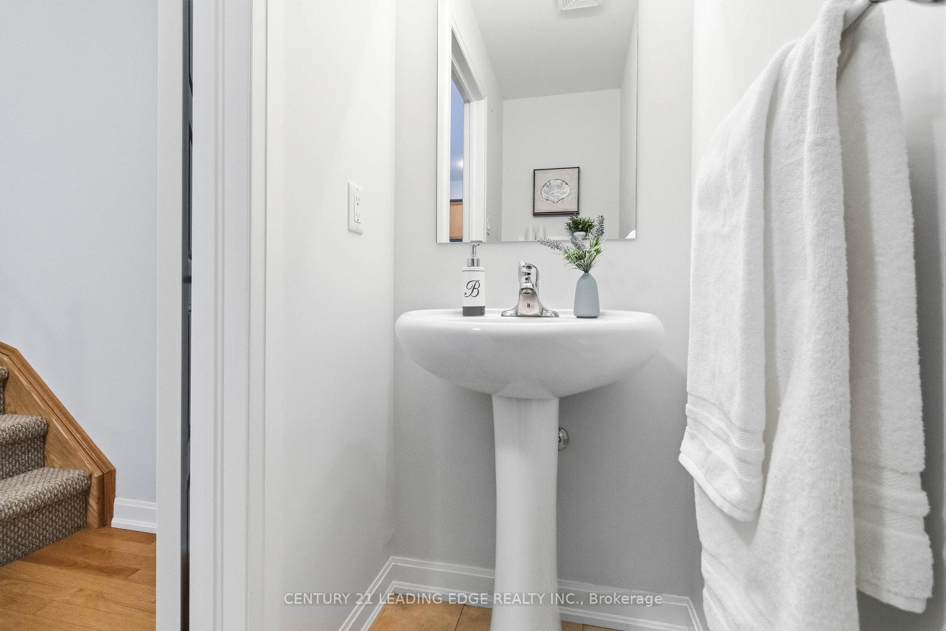 165 Hampshire Way Unit 106 - Townhouse photo 9 of 28 in Milton, Ontario