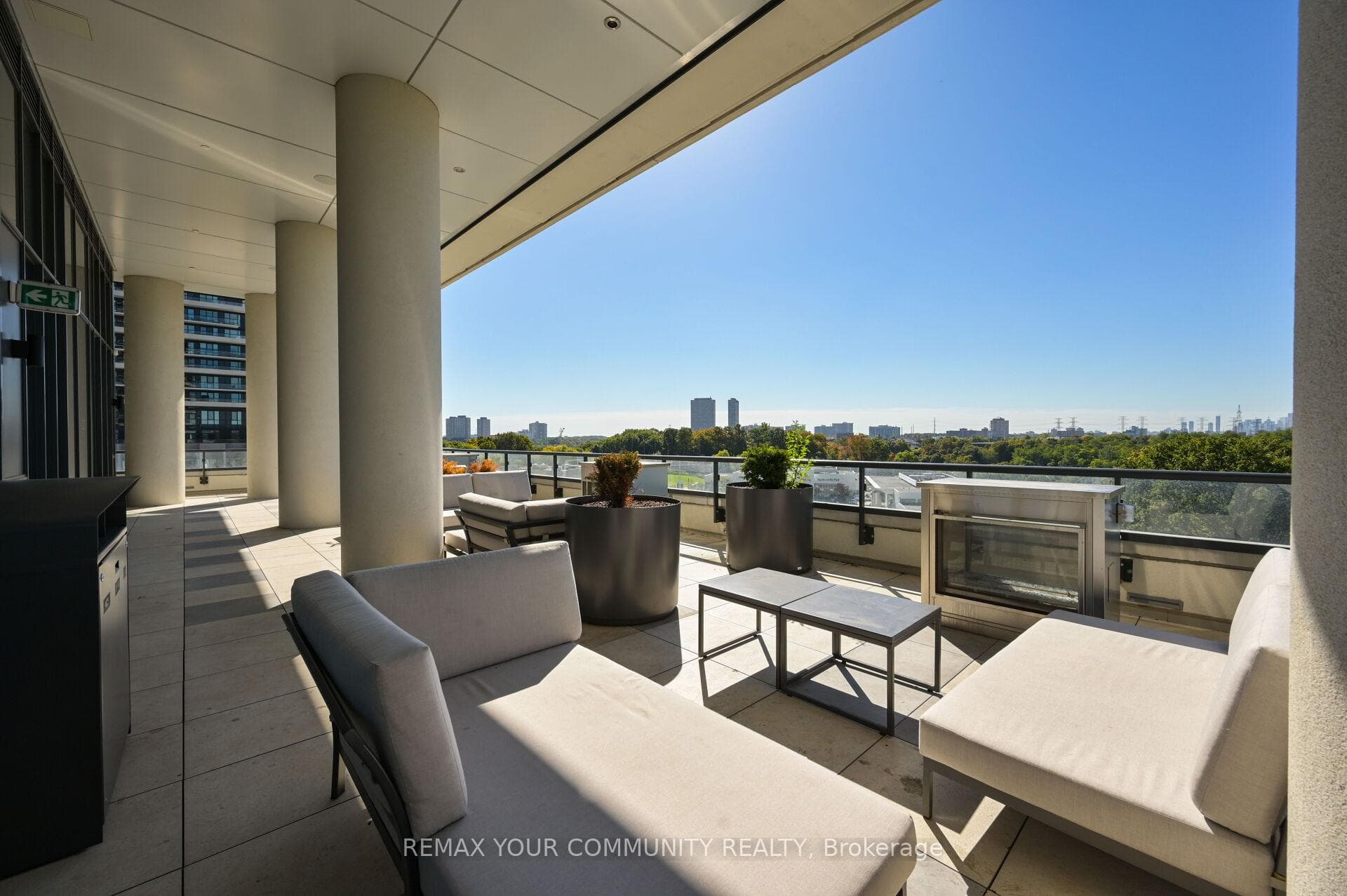 10 Inn On The Park Drive Unit 110 - Condo photo 33 of 38 in Don Mills / Parkwoods / Victoria Village, Ontario