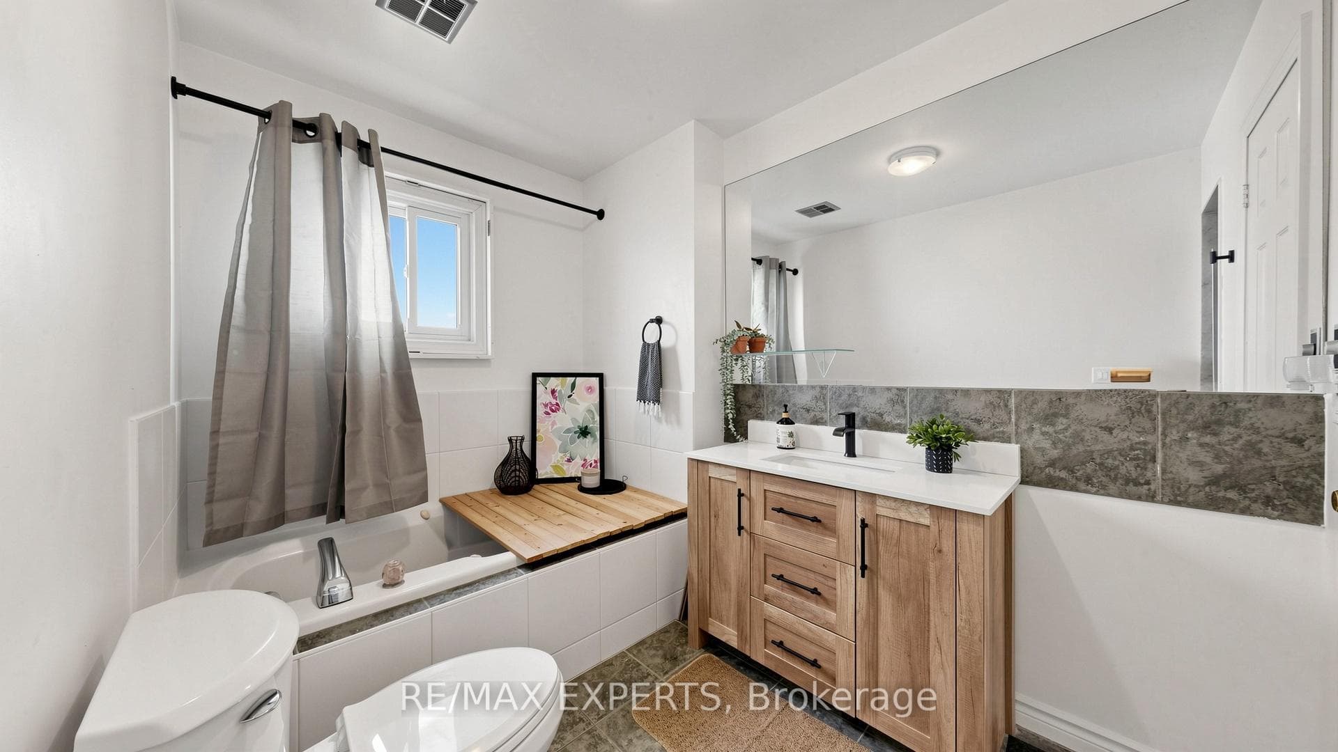7 Warbrick Lane - Condo photo 18 of 45 in Caledon, Ontario