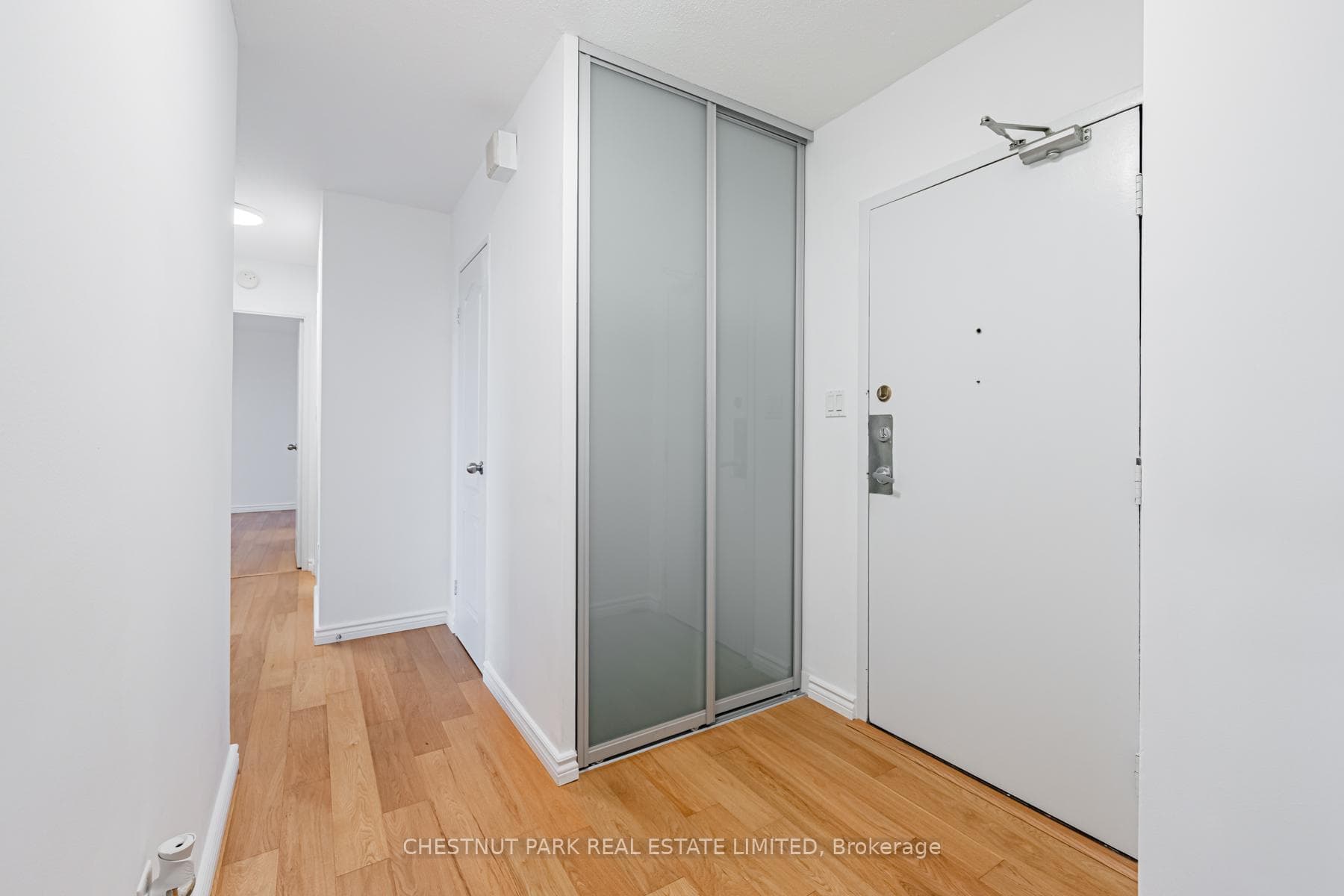 60 Pavane Linkway N/A Unit 206 - Condo photo 3 of 45 in Flemingdon Park / Don Mills, Ontario
