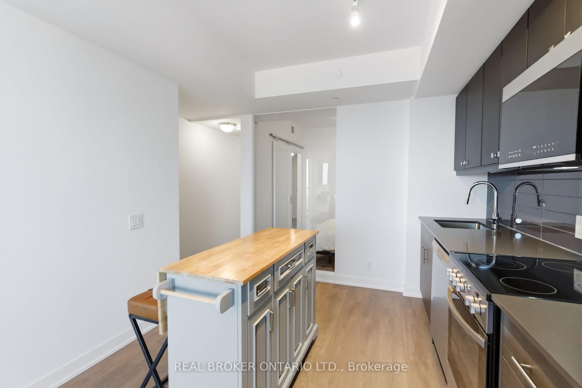 2 Manderley Drive Unit 912 - Condo photo 22 of 47 in Birch Cliff / Cliffside, Ontario