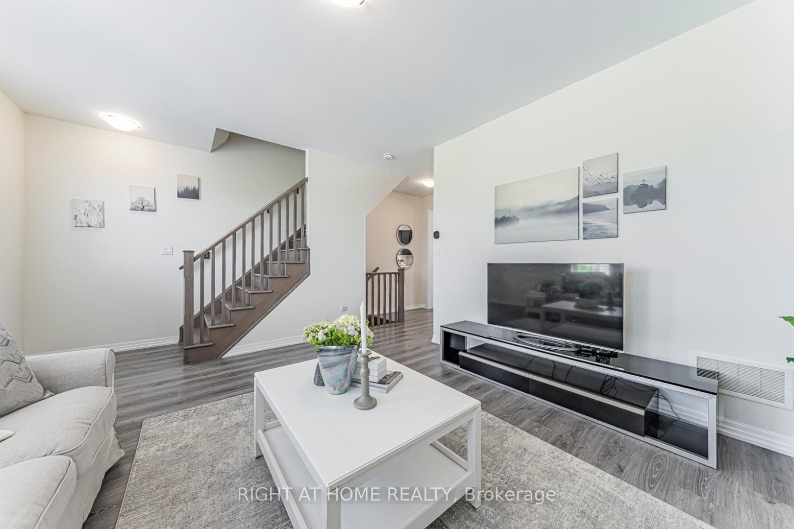 3315 Vardon Way - Townhouse photo 14 of 29 in Oakville, Ontario