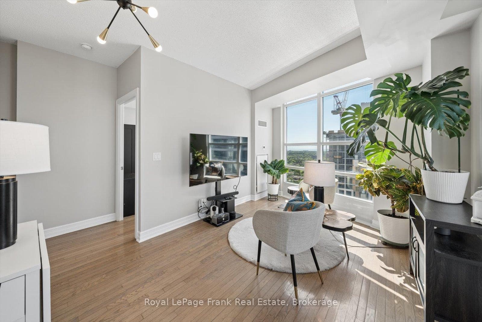 1 Elm Drive Unit 2405 - Condo photo 5 of 22 in Mississauga, Ontario