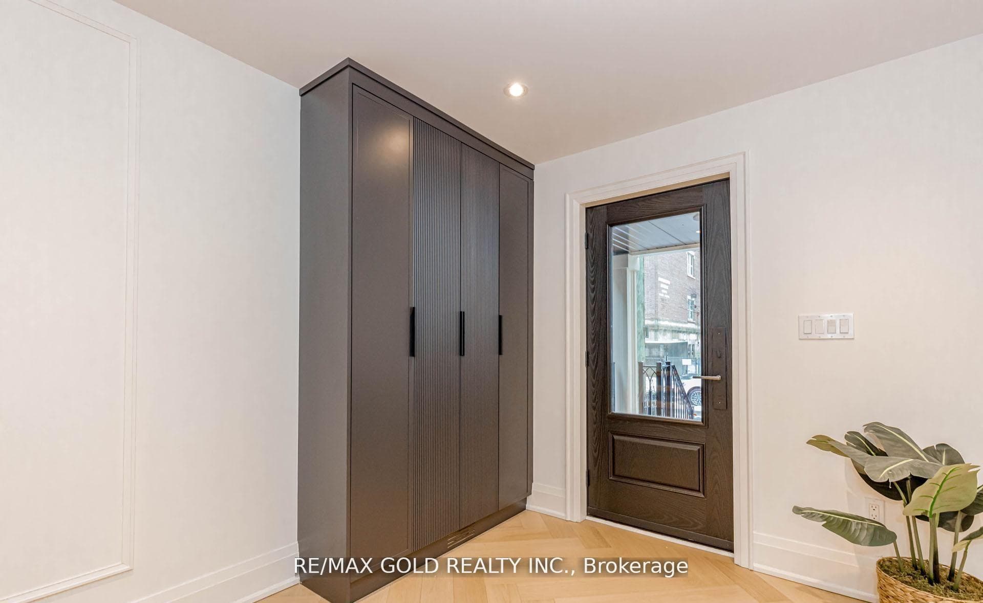 786 Euclid Avenue - Detached photo 4 of 46 in Annex / Yorkville / Summerhill, Ontario
