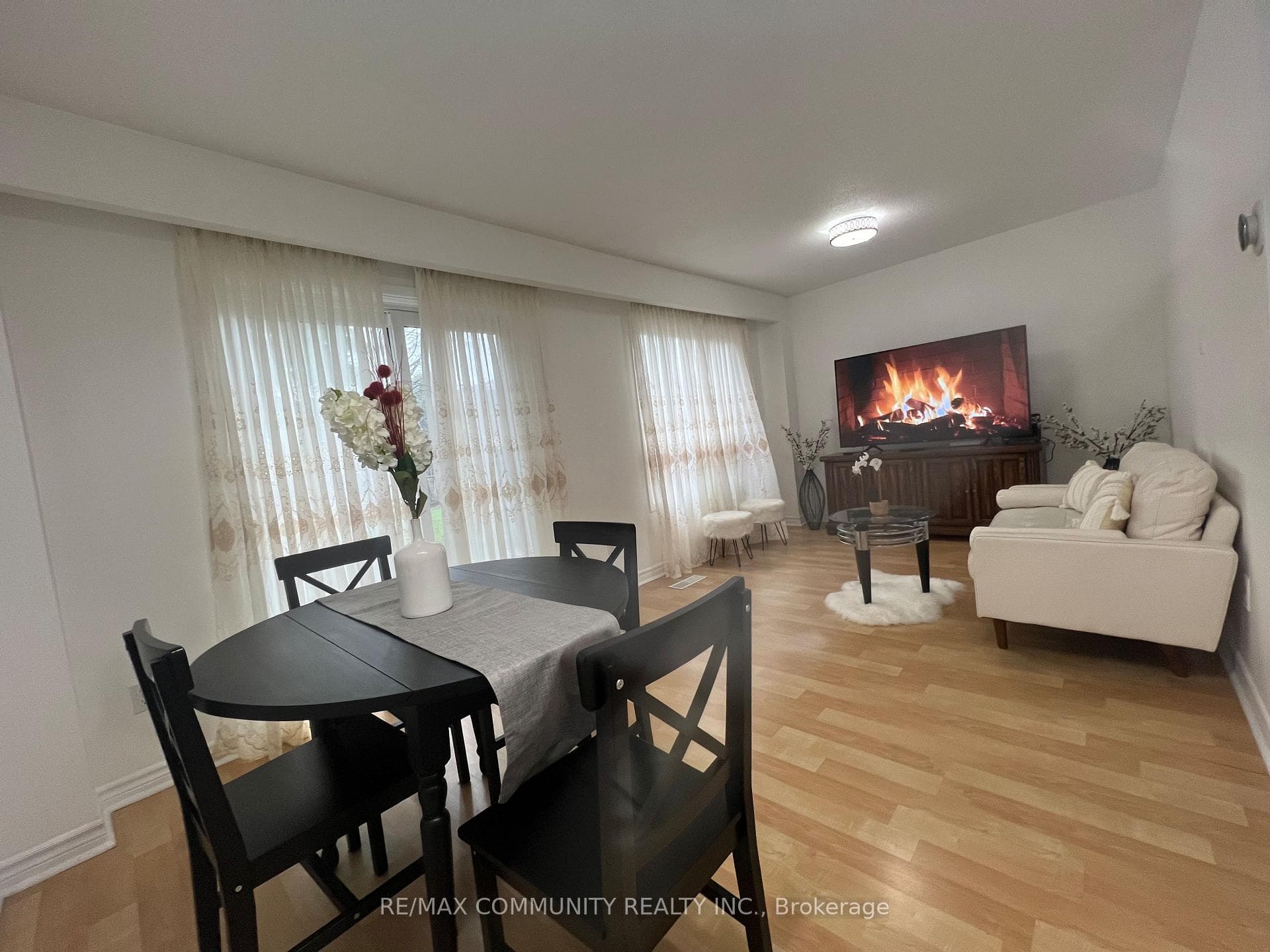 284 Sprucewood Court - Condo photo 5 of 17 in Scarborough Village / Eglinton East, Ontario