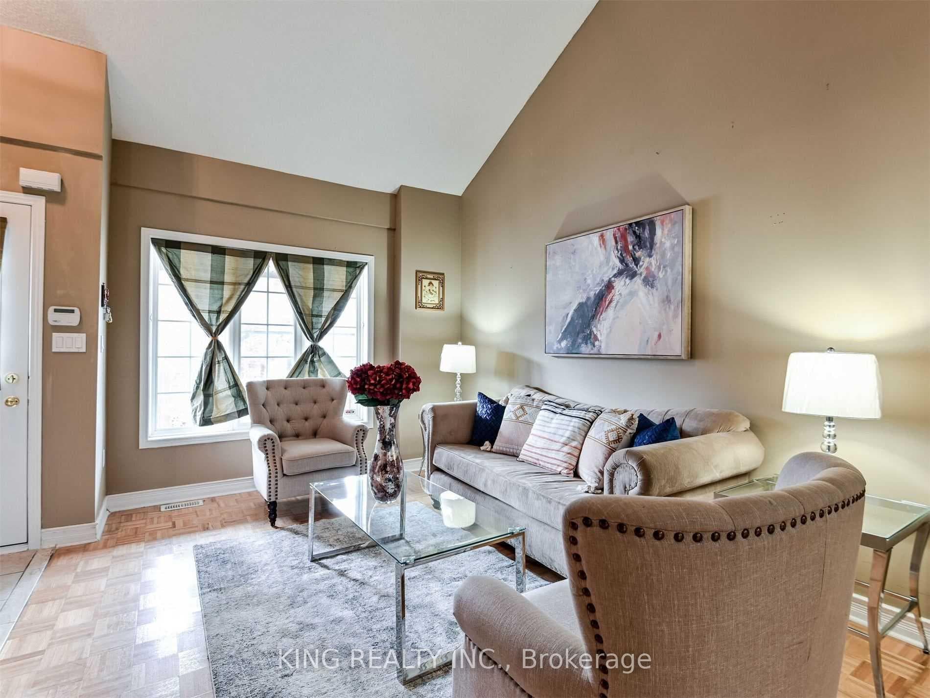 23 Wall Street - Townhouse photo 6 of 25 in Brampton, Ontario
