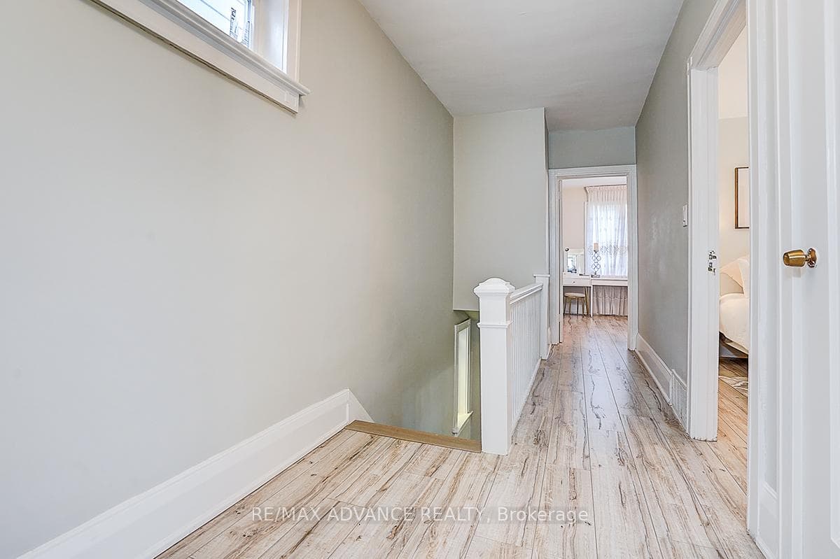 33 Castlefield Avenue - Detached photo 24 of 42 in Forest Hill / Deer Park, Ontario