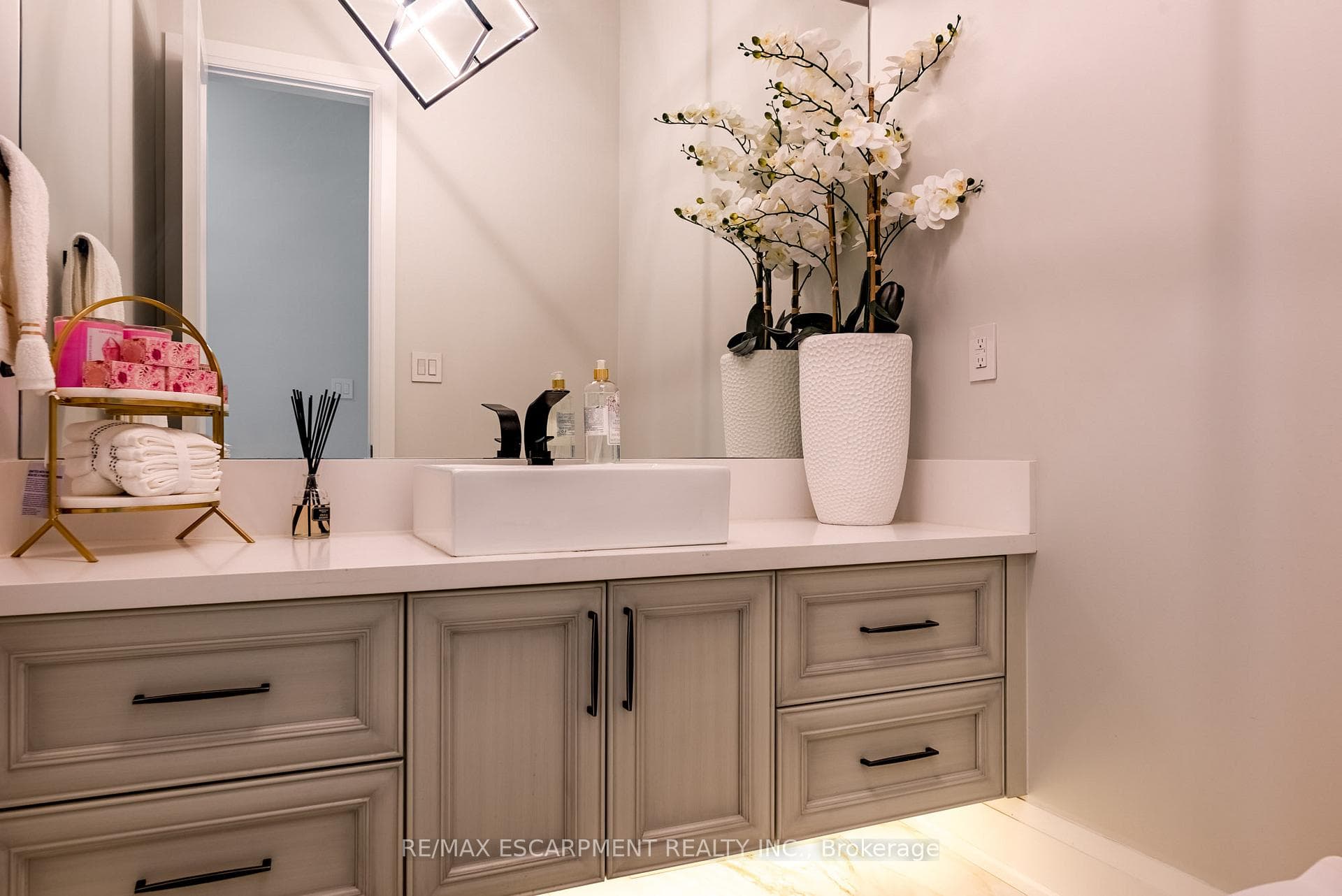 2110 Stonehouse Crescent - Detached photo 21 of 50 in Mississauga, Ontario